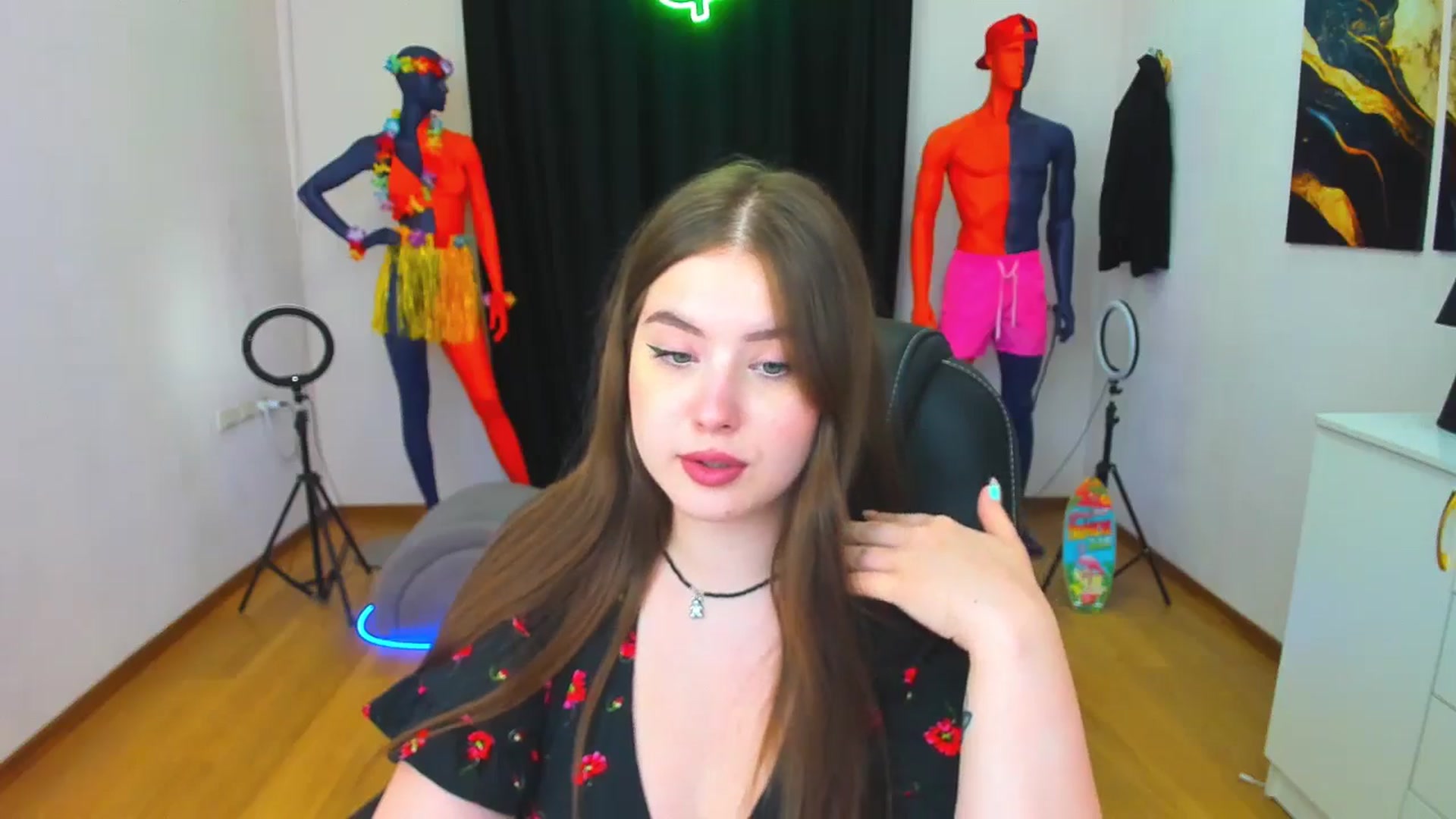 Gallery image thumbnail from AdmireMyEyes's myfreecams stream on, 08/18/2024, 23:49 image 18 of 20