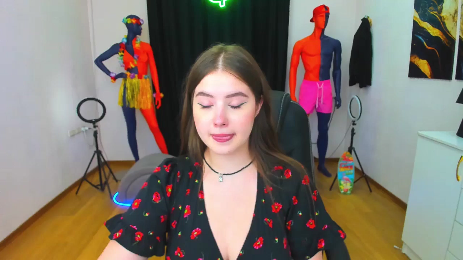 Gallery image thumbnail from AdmireMyEyes's myfreecams stream on, 08/18/2024, 23:49 image 10 of 20