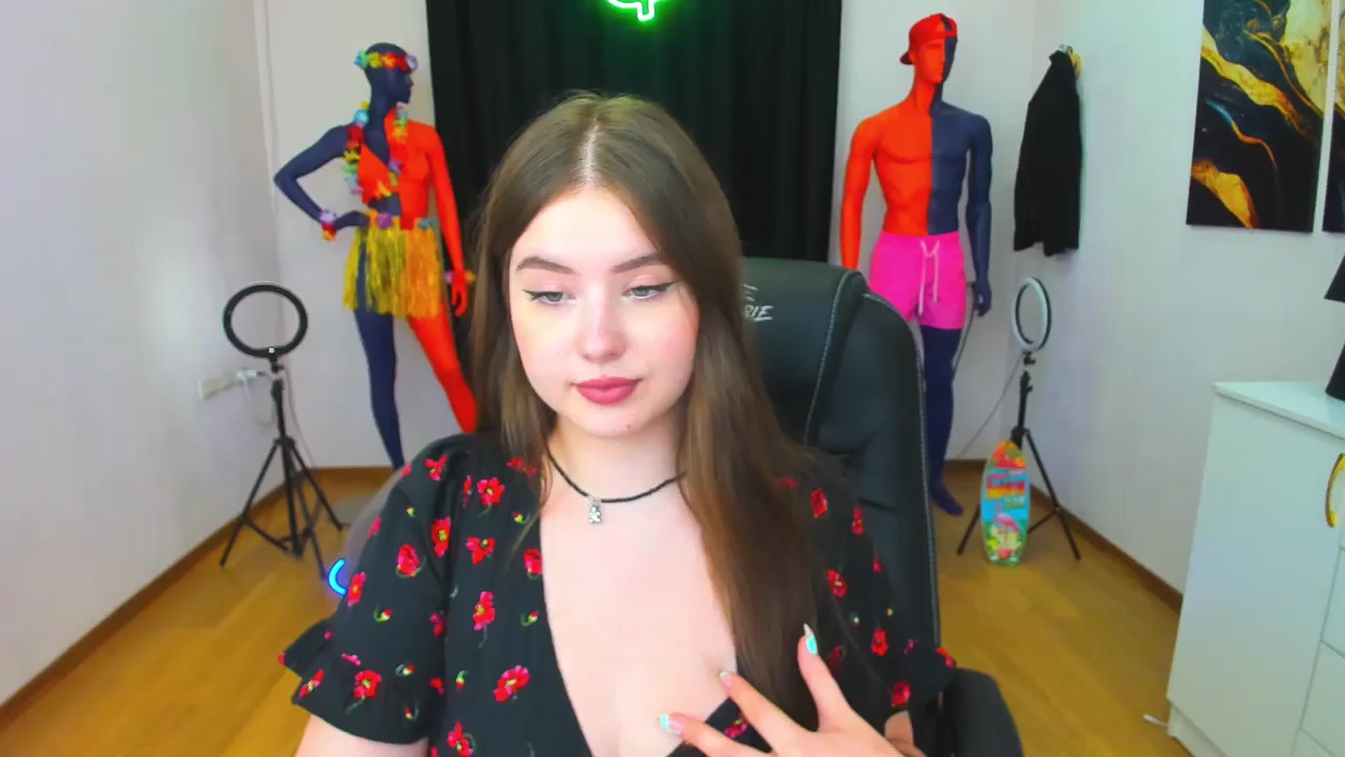 Gallery image thumbnail from AdmireMyEyes's myfreecams stream on, 08/18/2024, 23:49 image 13 of 20