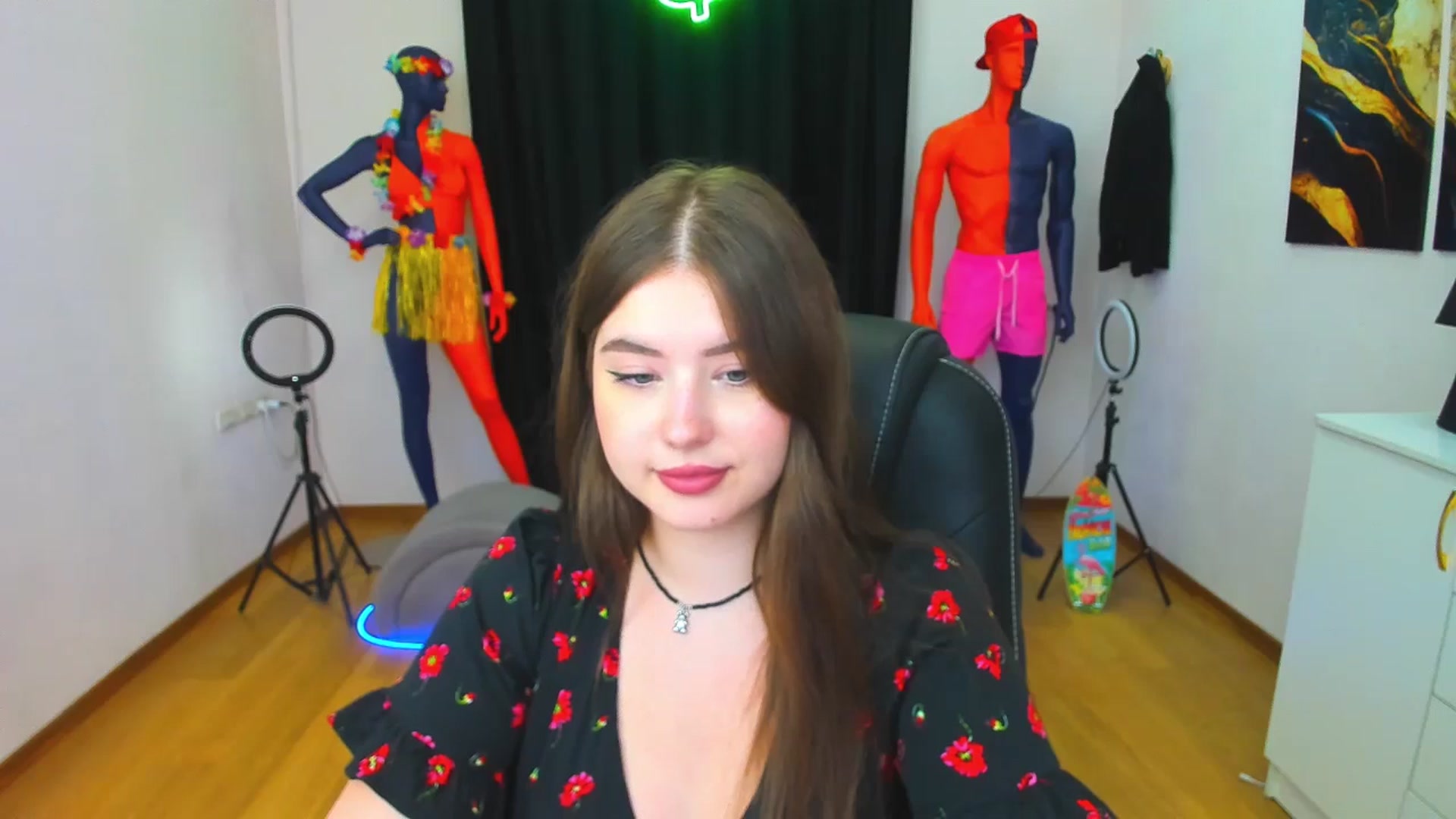 Gallery image thumbnail from AdmireMyEyes's myfreecams stream on, 08/18/2024, 23:49 image 17 of 20