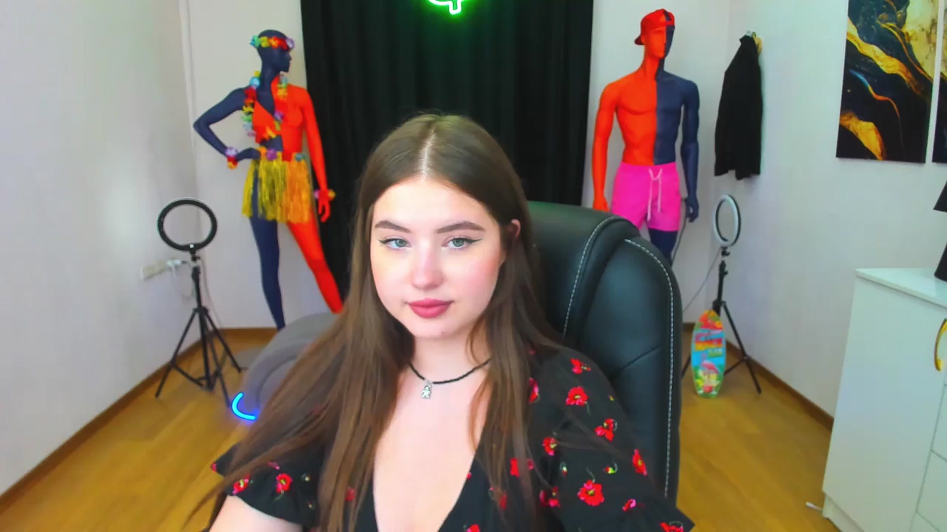 Gallery image thumbnail from AdmireMyEyes's myfreecams stream on, 08/19/2024, 24:26 image 9 of 20