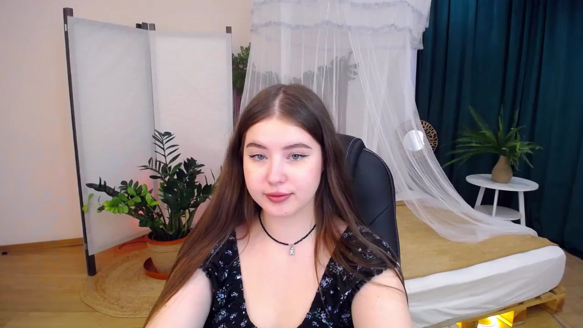 Gallery image thumbnail from AdmireMyEyes's myfreecams stream on, 08/20/2024, 06:43 image 17 of 20