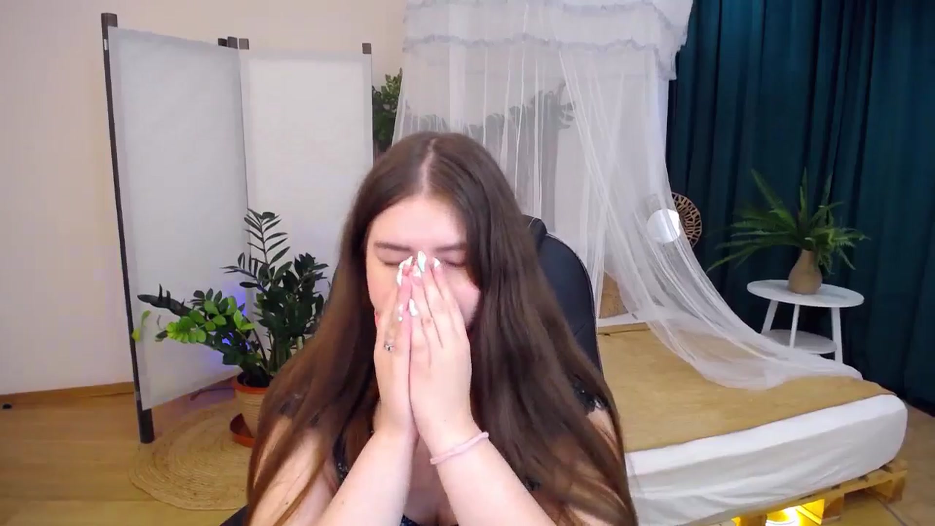 Gallery image thumbnail from AdmireMyEyes's myfreecams stream on, 08/20/2024, 06:43 image 19 of 20