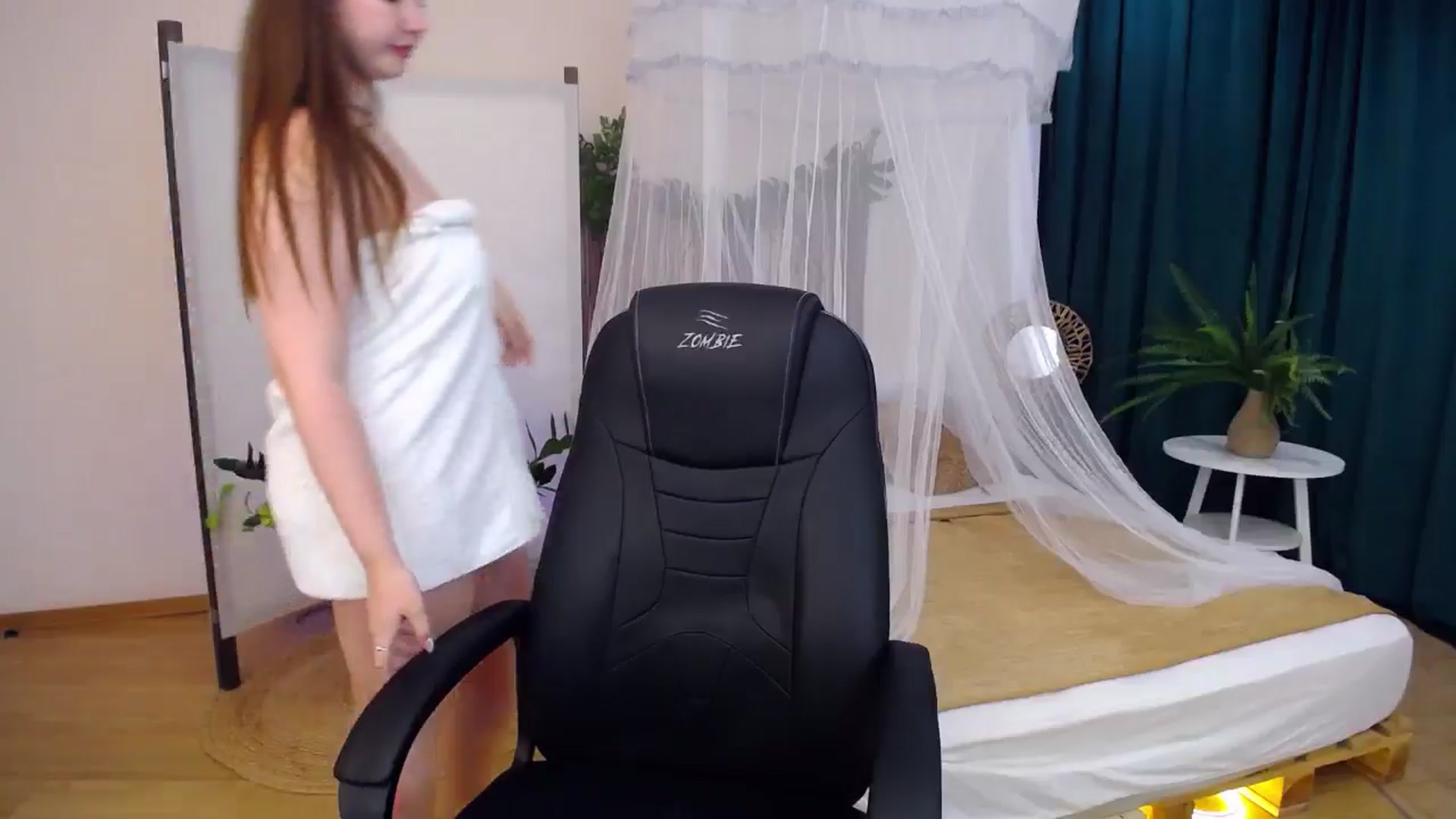 Gallery image thumbnail from AdmireMyEyes's myfreecams stream on, 08/20/2024, 07:21 image 8 of 20