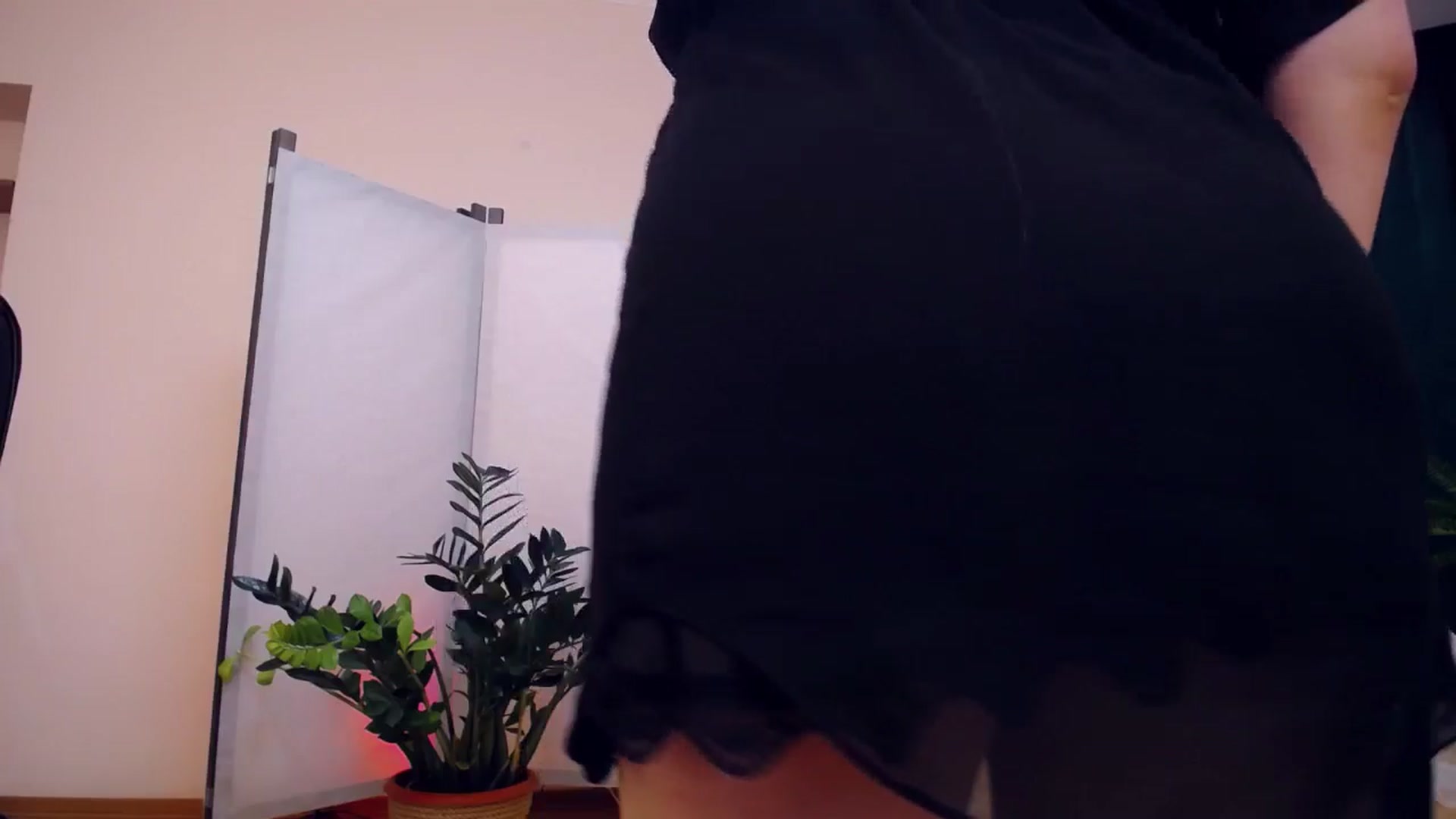 Gallery image thumbnail from AdmireMyEyes's myfreecams stream on, 08/21/2024, 05:32 image 7 of 20