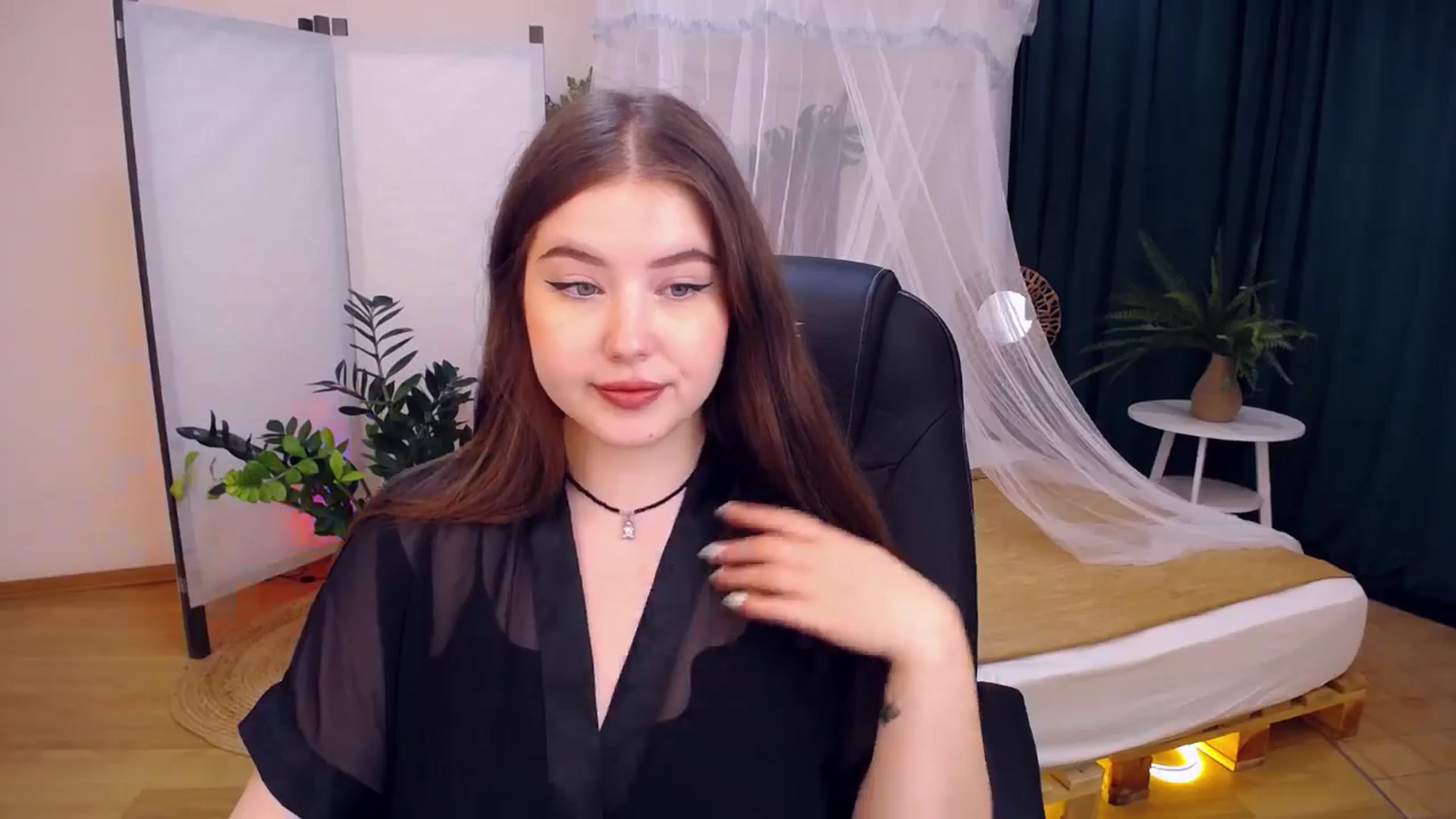 Gallery image thumbnail from AdmireMyEyes's myfreecams stream on, 08/21/2024, 05:32 image 10 of 20
