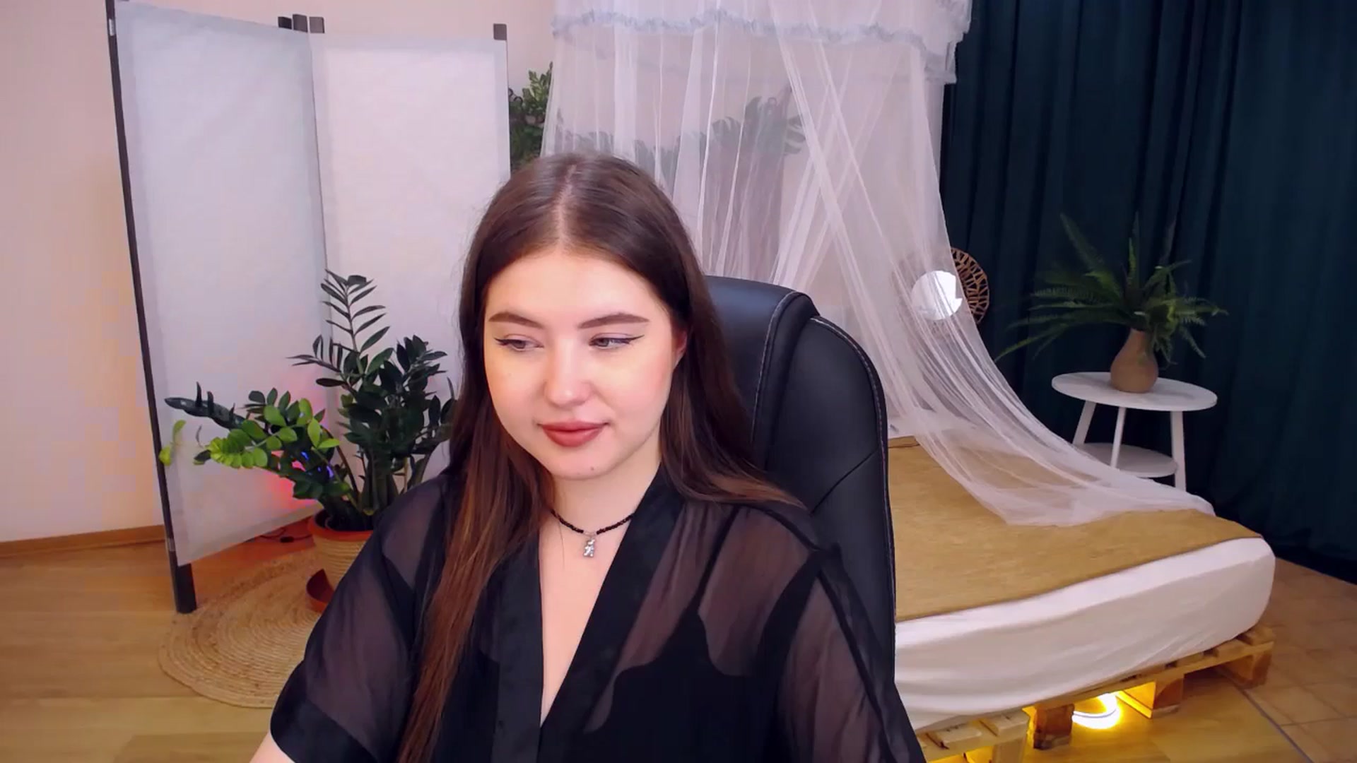 Gallery image thumbnail from AdmireMyEyes's myfreecams stream on, 08/21/2024, 05:32 image 18 of 20