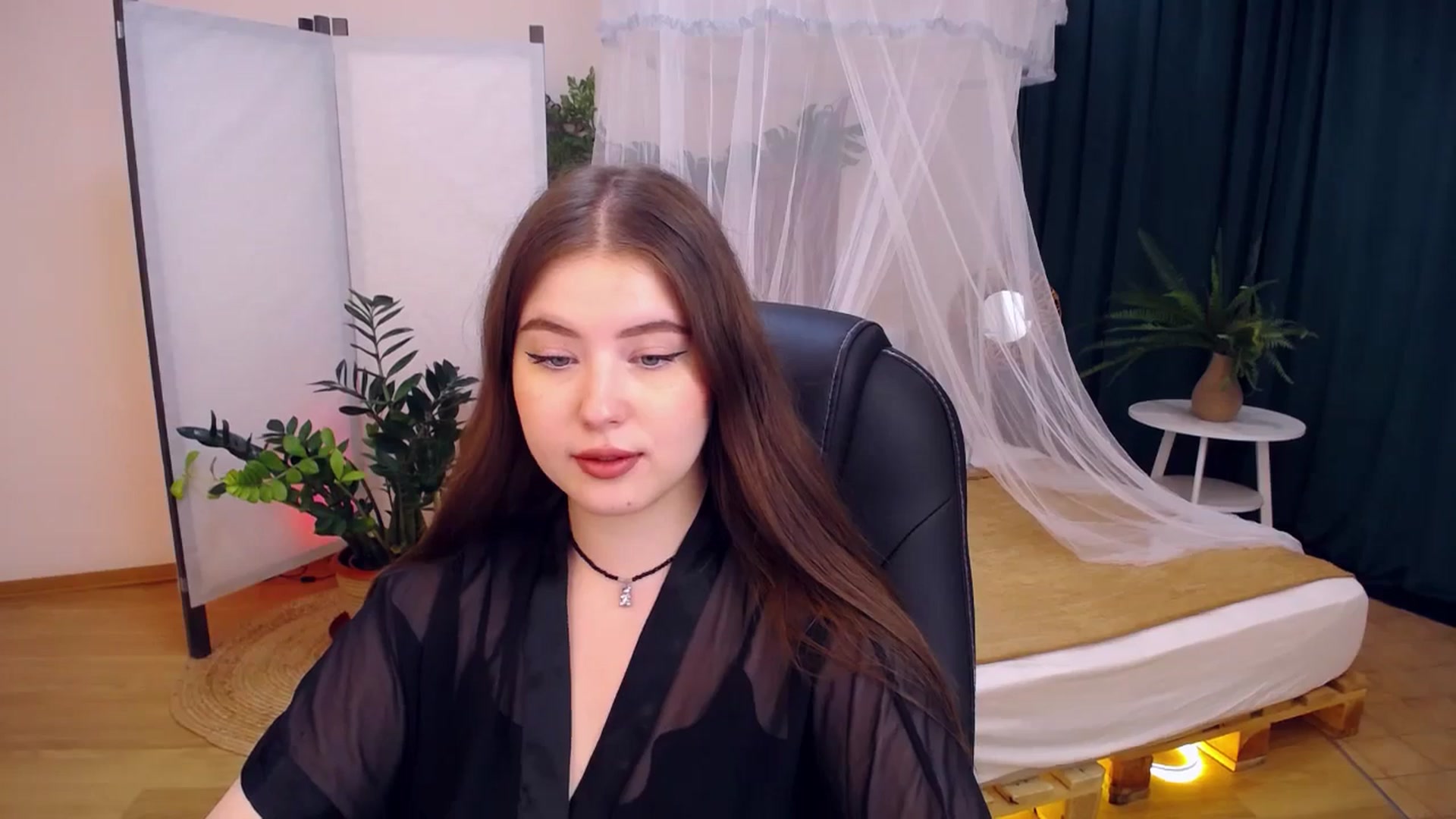 Gallery image thumbnail from AdmireMyEyes's myfreecams stream on, 08/21/2024, 05:32 image 20 of 20