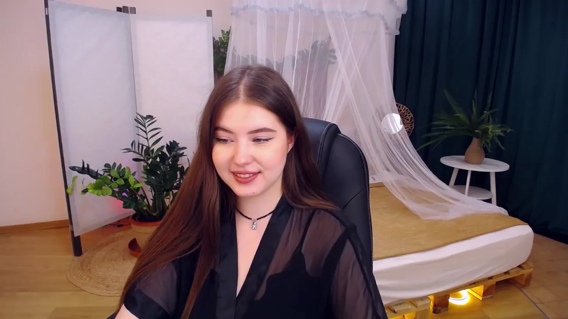Gallery image thumbnail from AdmireMyEyes's myfreecams stream on, 08/21/2024, 05:32 image 14 of 20