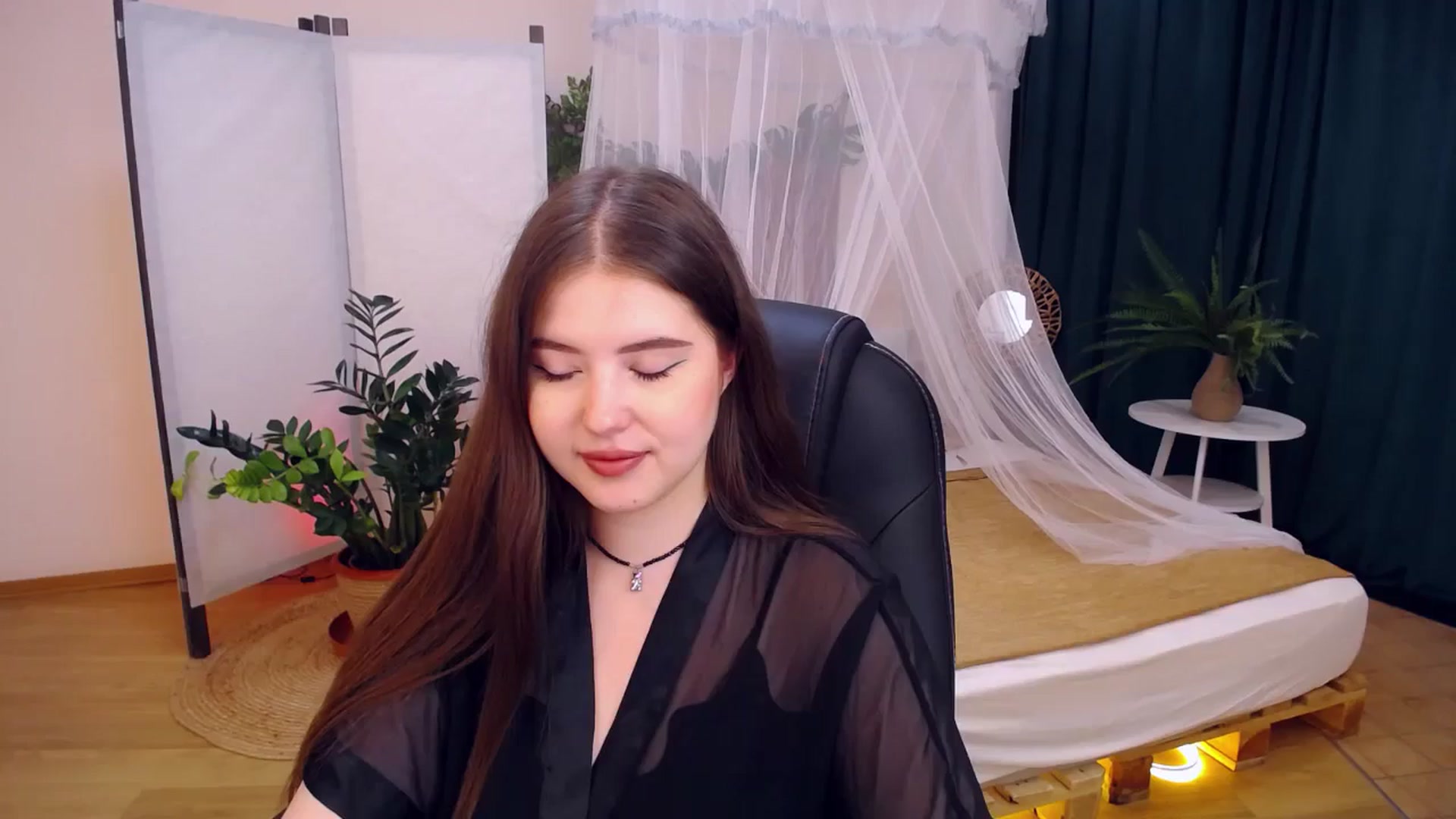 Gallery image thumbnail from AdmireMyEyes's myfreecams stream on, 08/21/2024, 05:32 image 15 of 20