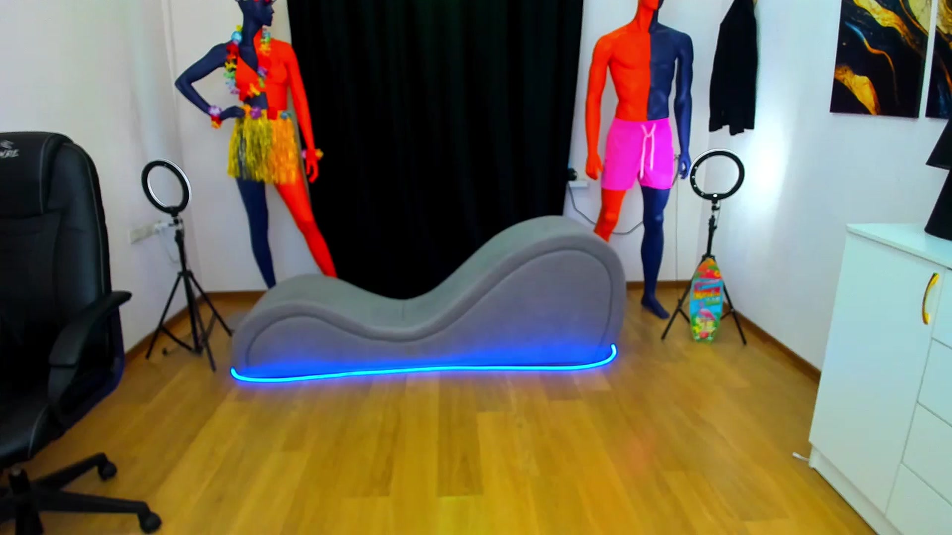 Gallery image thumbnail from AdmireMyEyes's myfreecams stream on, 08/22/2024, 08:44 image 6 of 20