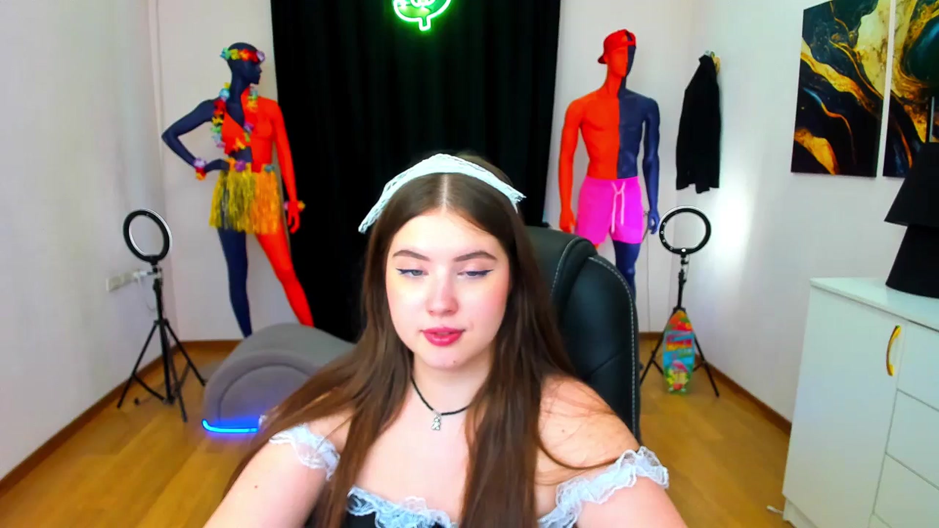 Gallery image thumbnail from AdmireMyEyes's myfreecams stream on, 08/22/2024, 09:47 image 16 of 20
