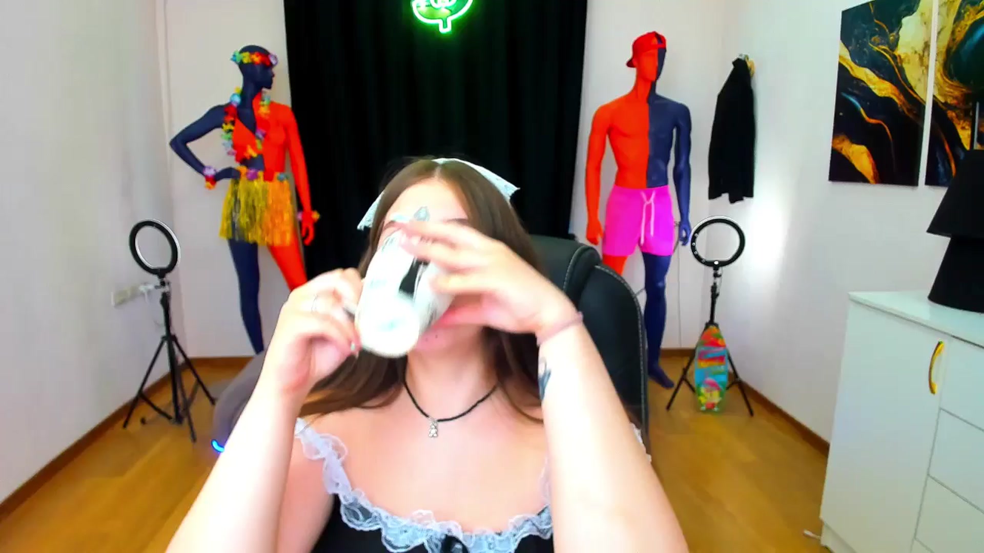 Gallery image thumbnail from AdmireMyEyes's myfreecams stream on, 08/22/2024, 09:47 image 1 of 20