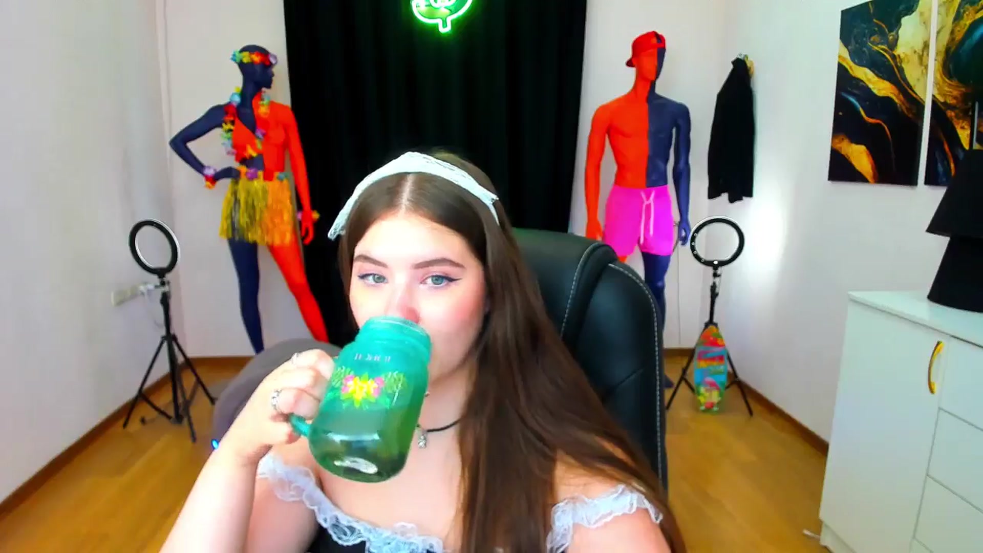Gallery image thumbnail from AdmireMyEyes's myfreecams stream on, 08/22/2024, 09:47 image 11 of 20