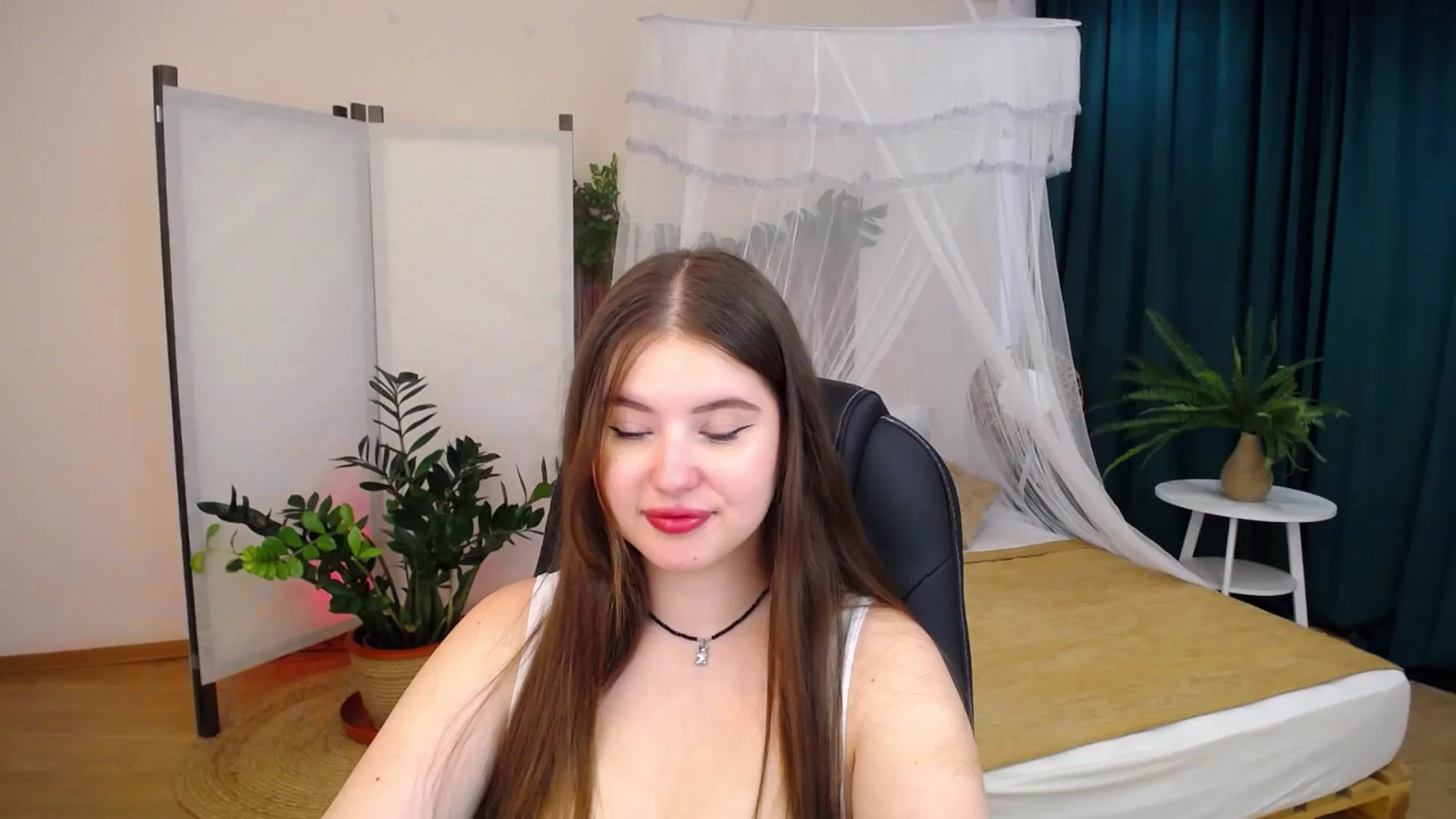 Gallery image thumbnail from AdmireMyEyes's myfreecams stream on, 08/23/2024, 07:47 image 19 of 20