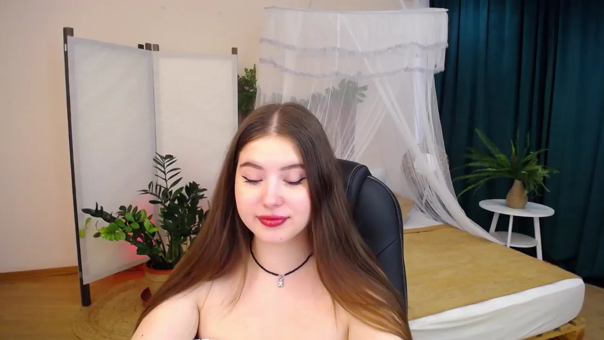 Gallery image thumbnail from AdmireMyEyes's myfreecams stream on, 08/23/2024, 08:40 image 6 of 20
