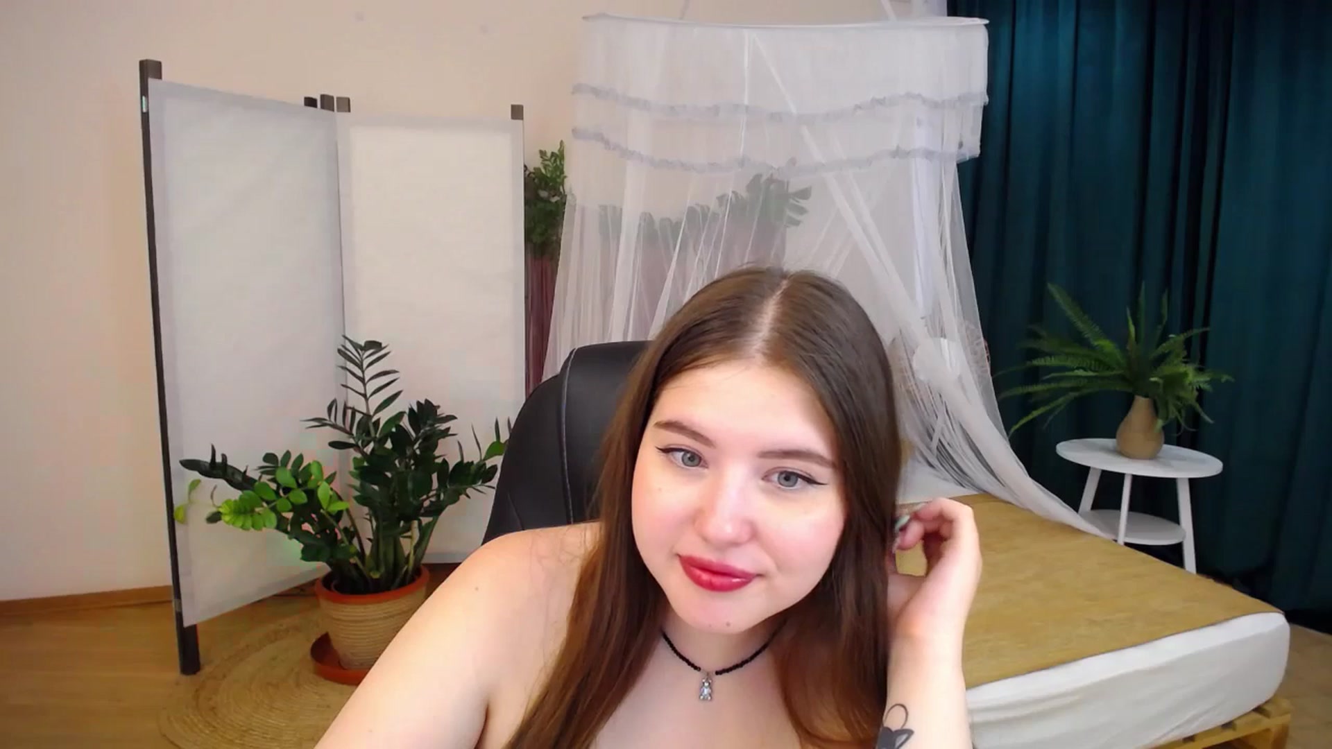 Gallery image thumbnail from AdmireMyEyes's myfreecams stream on, 08/23/2024, 08:40 image 8 of 20