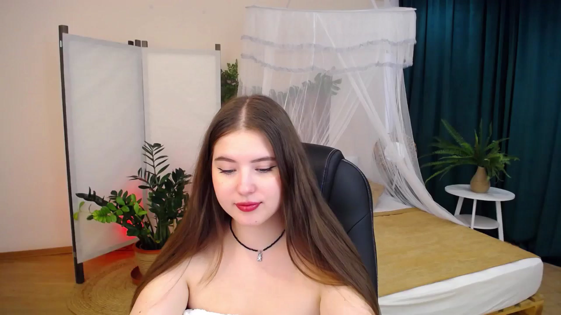 Gallery image thumbnail from AdmireMyEyes's myfreecams stream on, 08/23/2024, 08:40 image 5 of 20