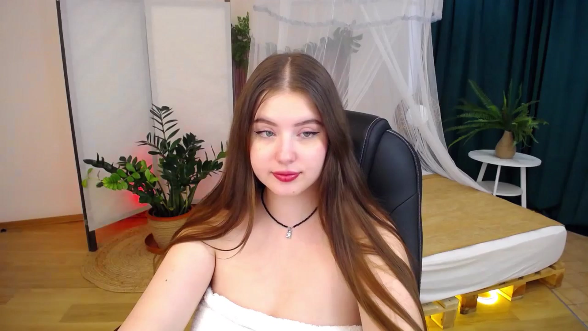 Gallery image thumbnail from AdmireMyEyes's myfreecams stream on, 08/23/2024, 08:59 image 9 of 20