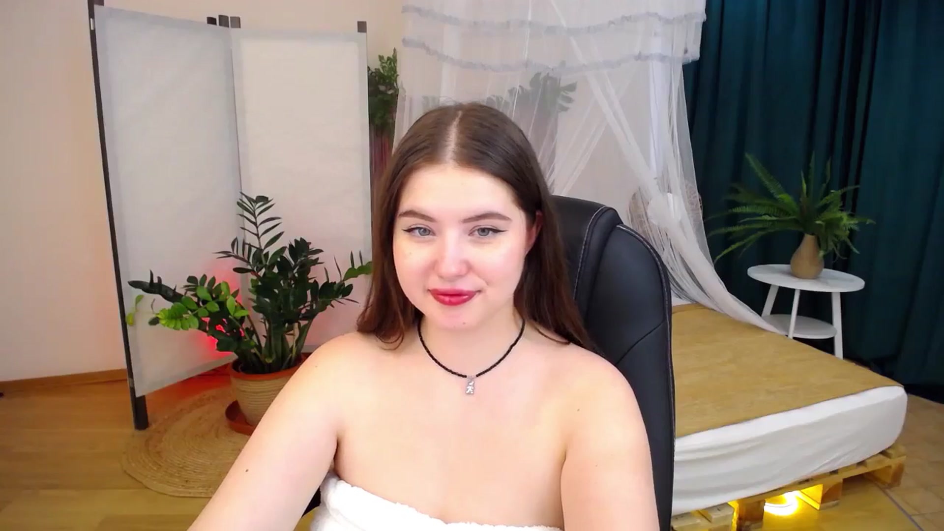 Gallery image thumbnail from AdmireMyEyes's myfreecams stream on, 08/23/2024, 09:51 image 5 of 20