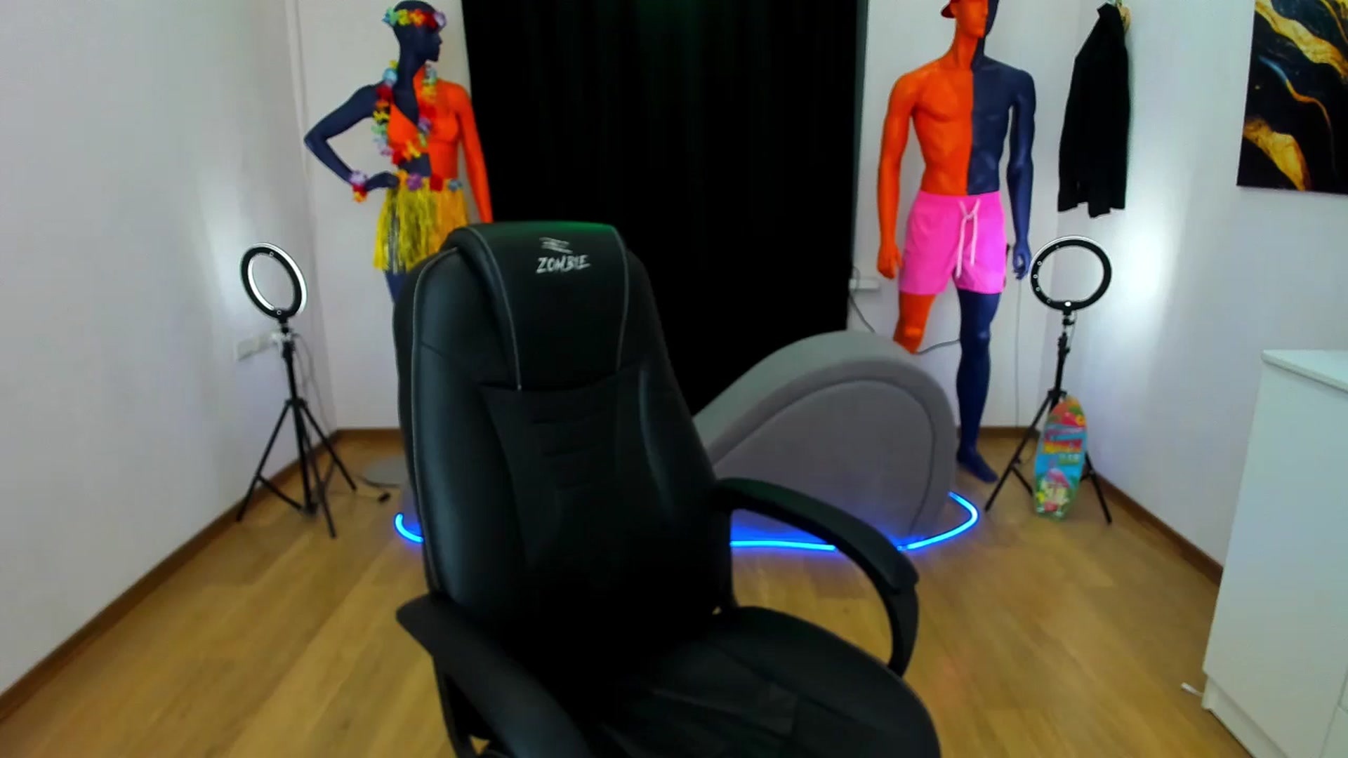 Gallery image thumbnail from AdmireMyEyes's myfreecams stream on, 08/25/2024, 08:31 image 10 of 20