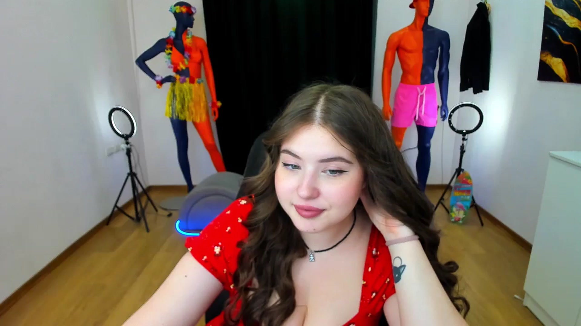 Gallery image thumbnail from AdmireMyEyes's myfreecams stream on, 08/25/2024, 09:31 image 13 of 20