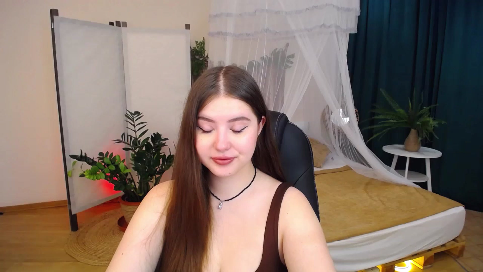 Gallery image thumbnail from AdmireMyEyes's myfreecams stream on, 08/26/2024, 04:34 image 11 of 20