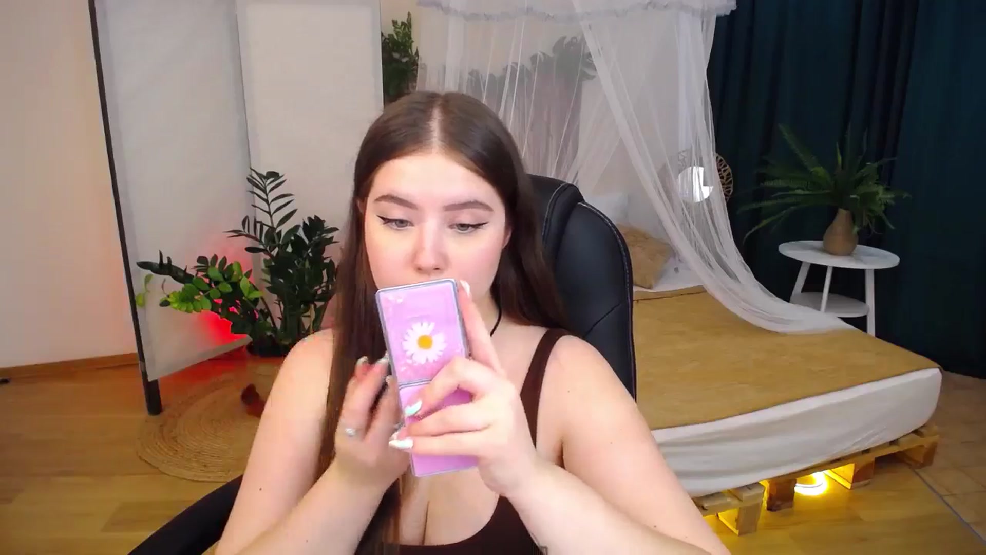 Gallery image thumbnail from AdmireMyEyes's myfreecams stream on, 08/26/2024, 07:07 image 4 of 20