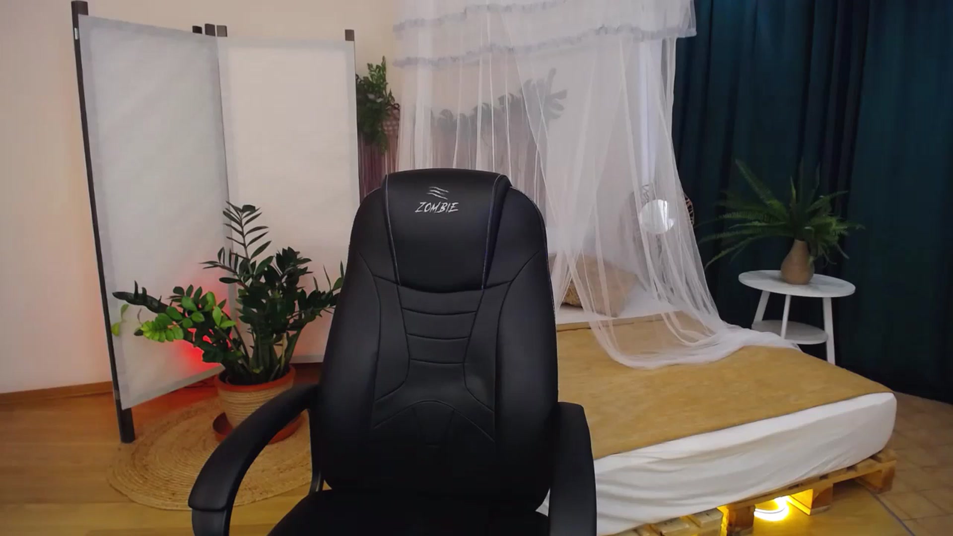 Gallery image thumbnail from AdmireMyEyes's myfreecams stream on, 08/26/2024, 08:51 image 3 of 20