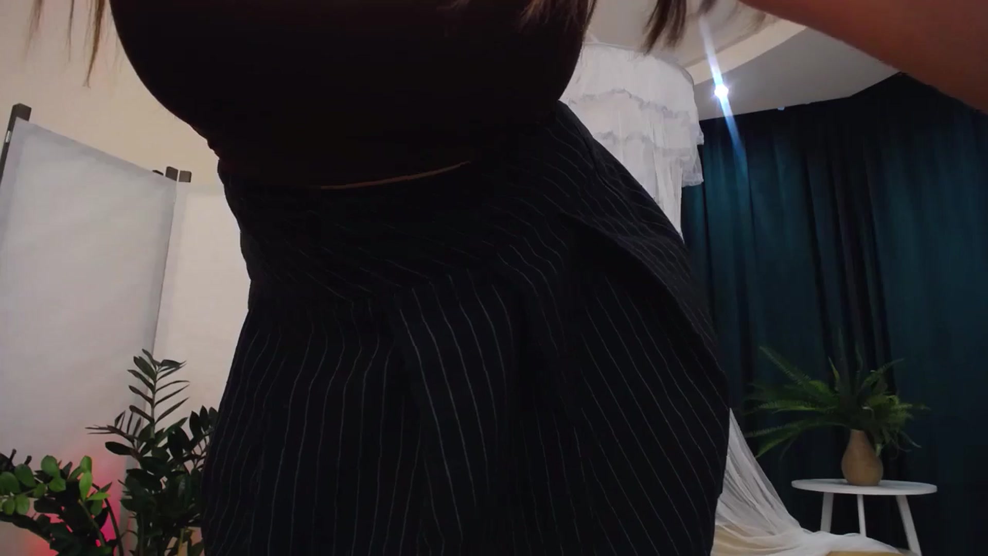 Gallery image thumbnail from AdmireMyEyes's myfreecams stream on, 08/26/2024, 08:51 image 14 of 20