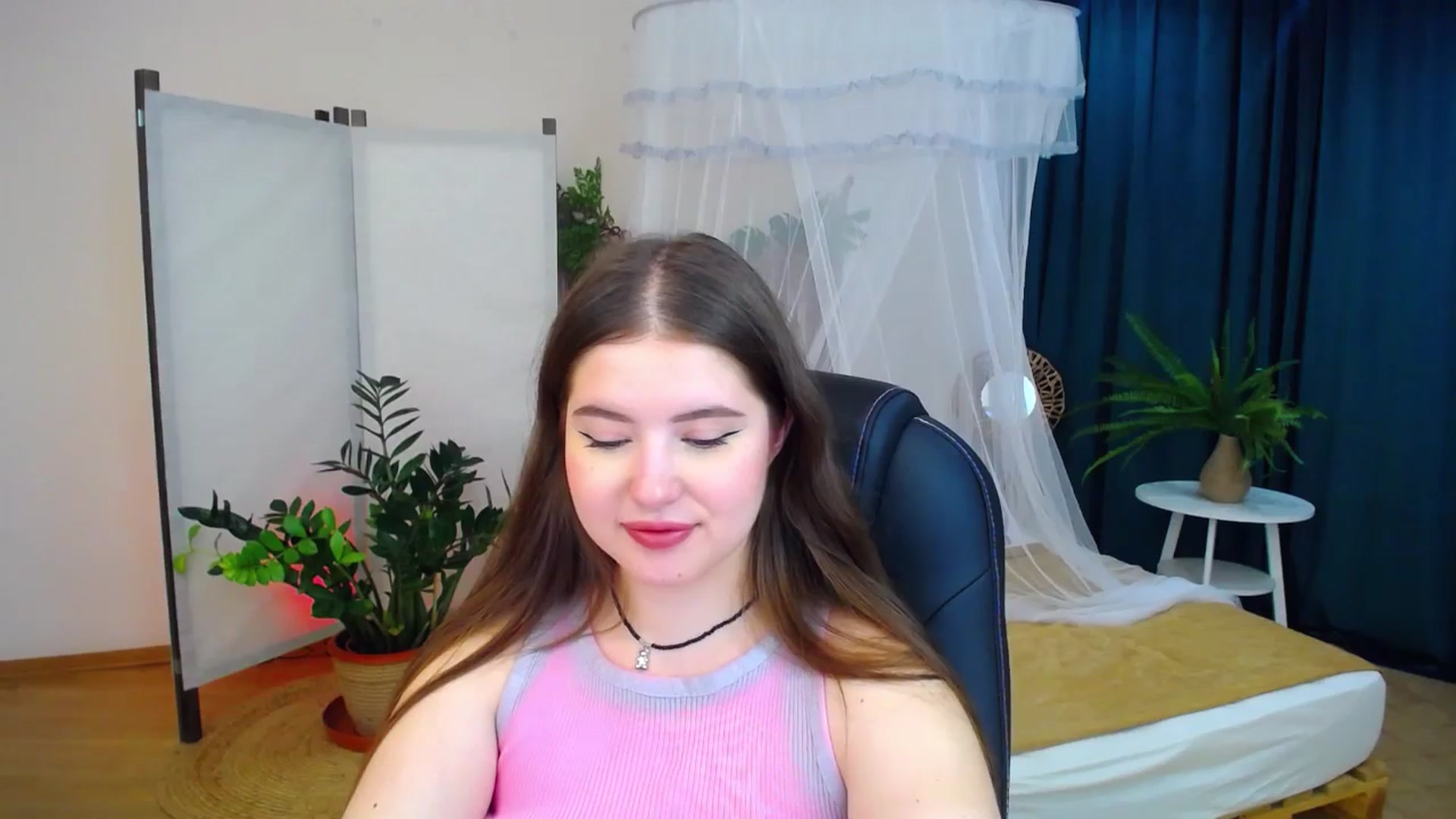 Gallery image thumbnail from AdmireMyEyes's myfreecams stream on, 08/27/2024, 05:25 image 19 of 20