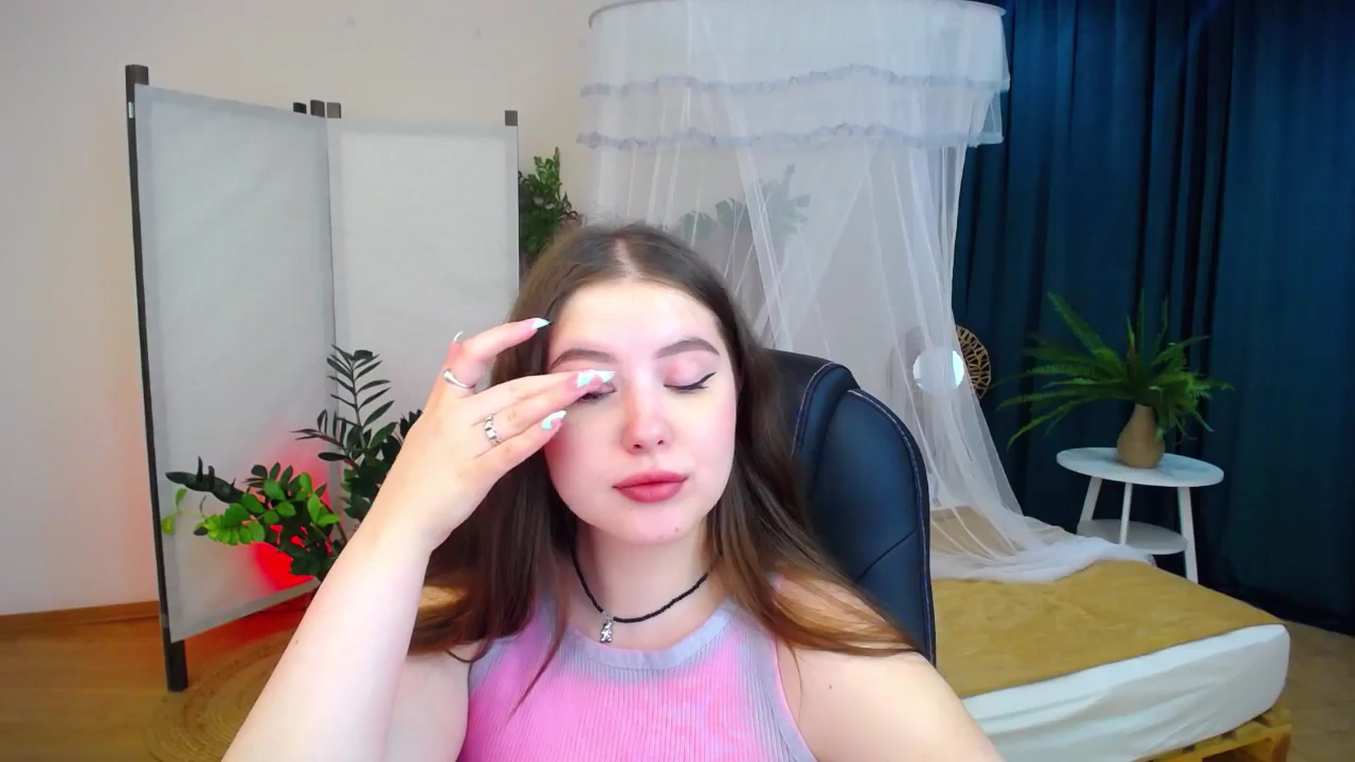 Gallery image thumbnail from AdmireMyEyes's myfreecams stream on, 08/27/2024, 05:25 image 15 of 20