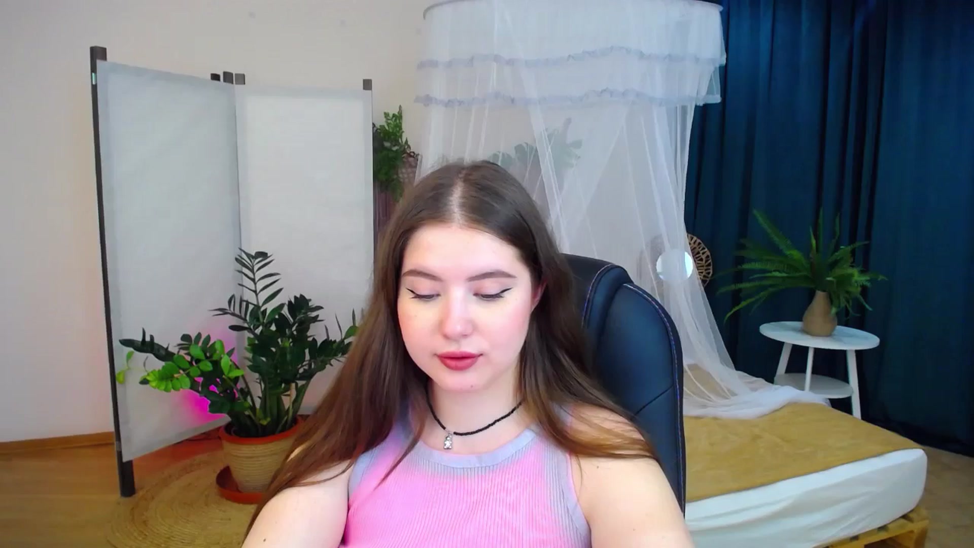 Gallery image thumbnail from AdmireMyEyes's myfreecams stream on, 08/27/2024, 05:25 image 12 of 20