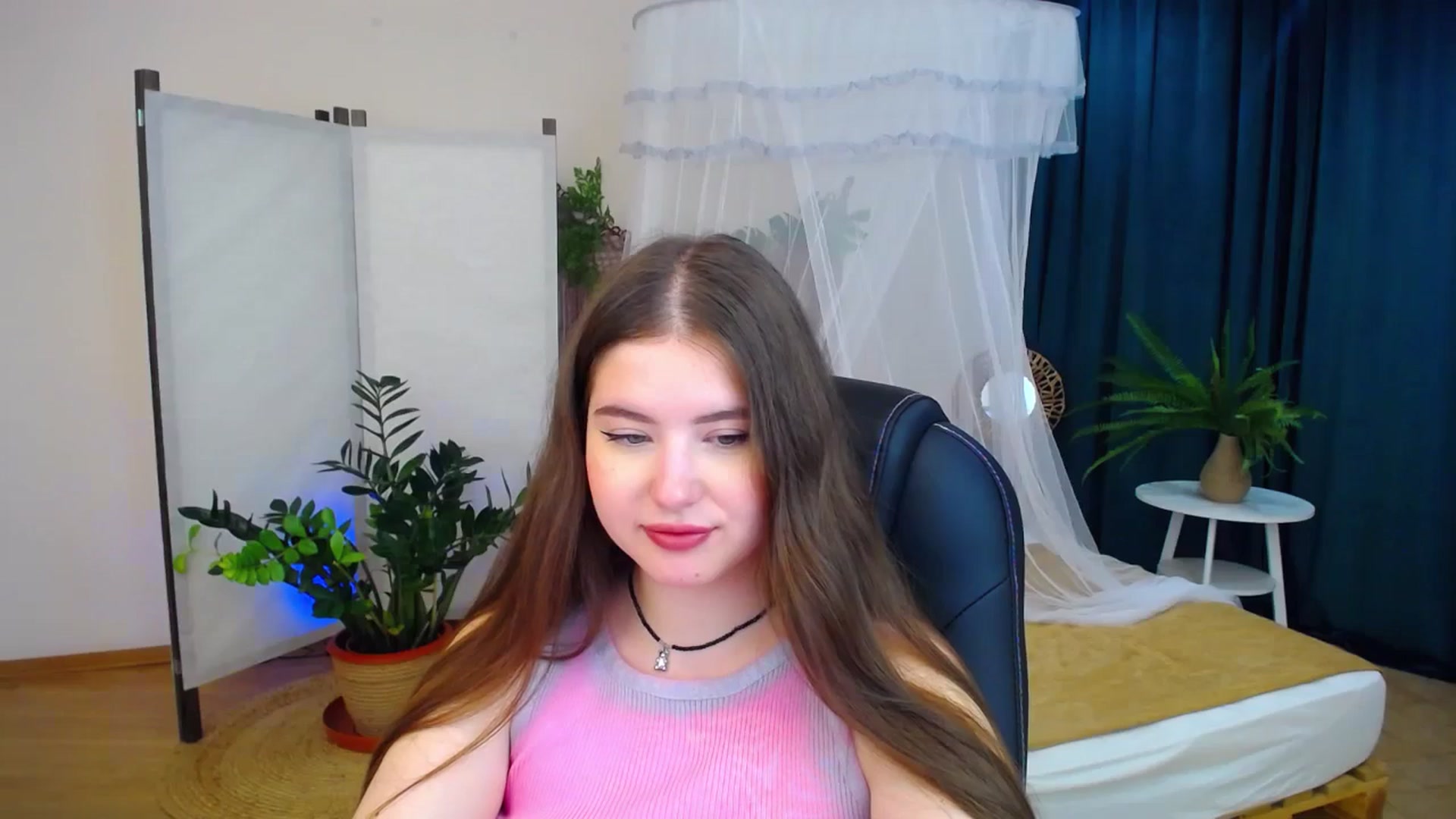 Gallery image thumbnail from AdmireMyEyes's myfreecams stream on, 08/27/2024, 05:25 image 8 of 20
