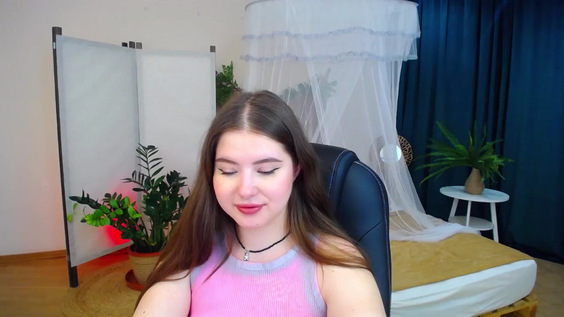 Gallery image thumbnail from AdmireMyEyes's myfreecams stream on, 08/27/2024, 05:25 image 14 of 20