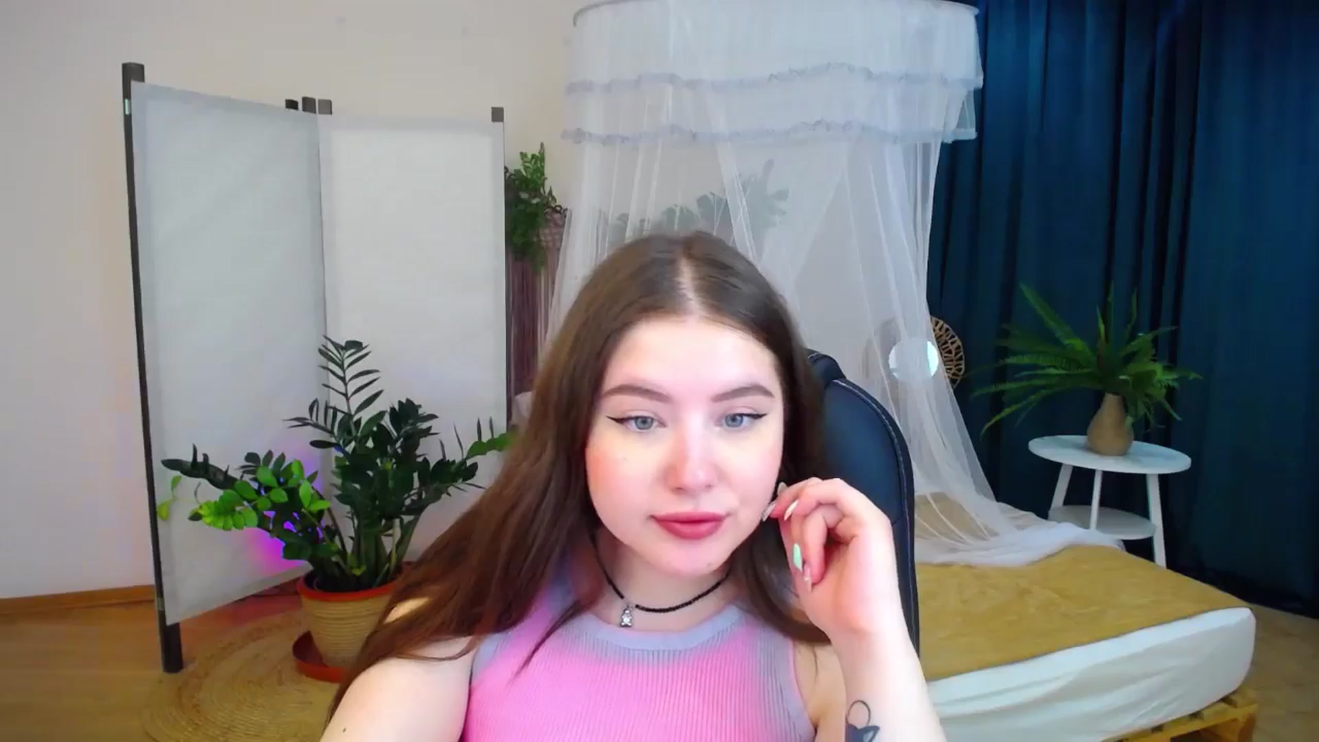 Gallery image thumbnail from AdmireMyEyes's myfreecams stream on, 08/27/2024, 05:25 image 13 of 20