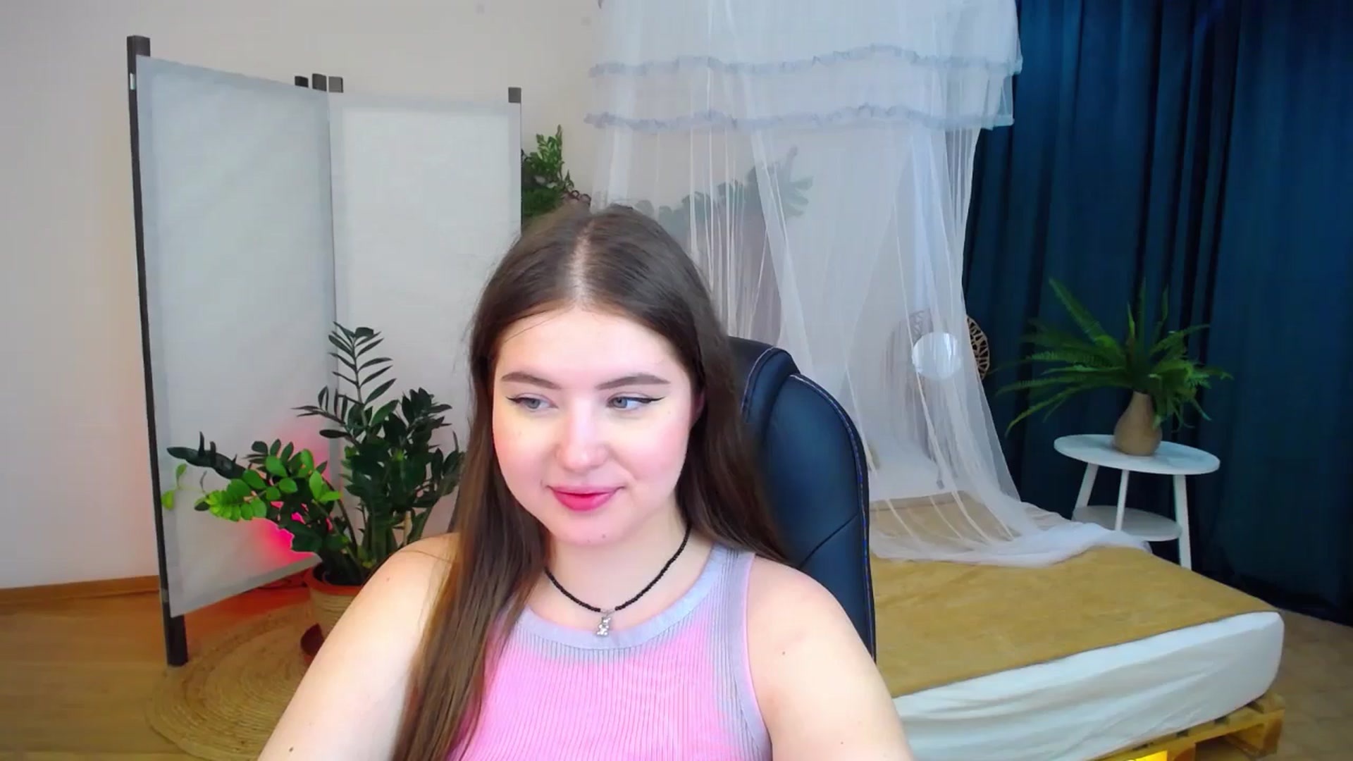 Gallery image thumbnail from AdmireMyEyes's myfreecams stream on, 08/27/2024, 07:05 image 2 of 20