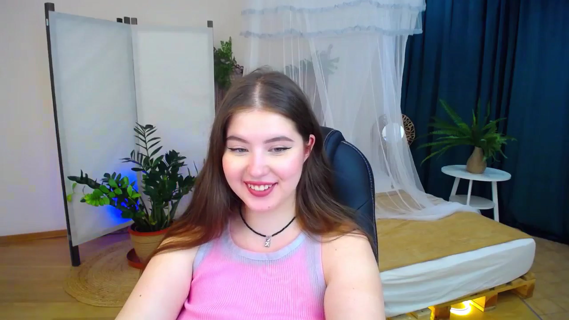 Gallery image thumbnail from AdmireMyEyes's myfreecams stream on, 08/27/2024, 07:05 image 13 of 20