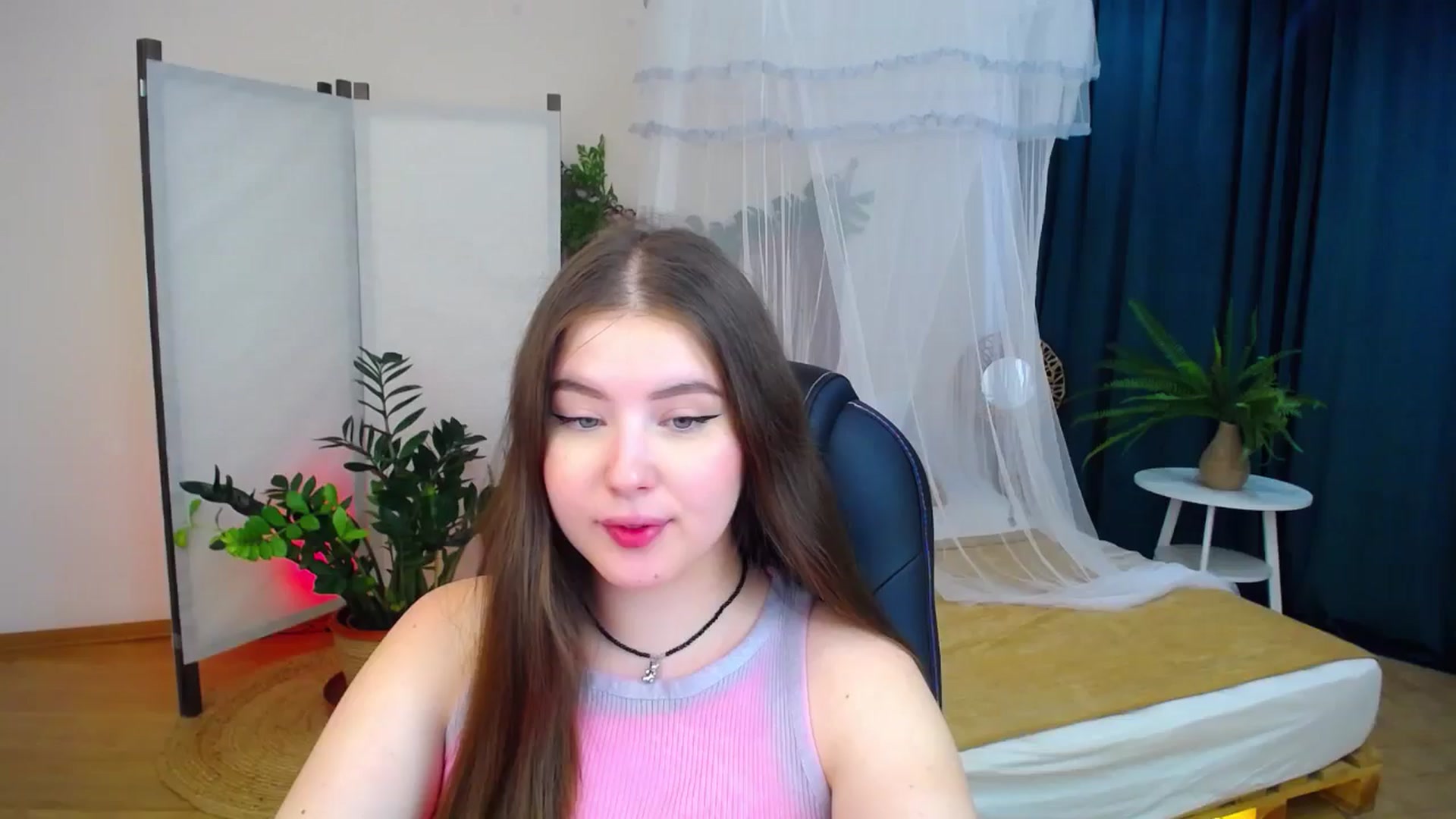 Gallery image thumbnail from AdmireMyEyes's myfreecams stream on, 08/27/2024, 07:05 image 4 of 20