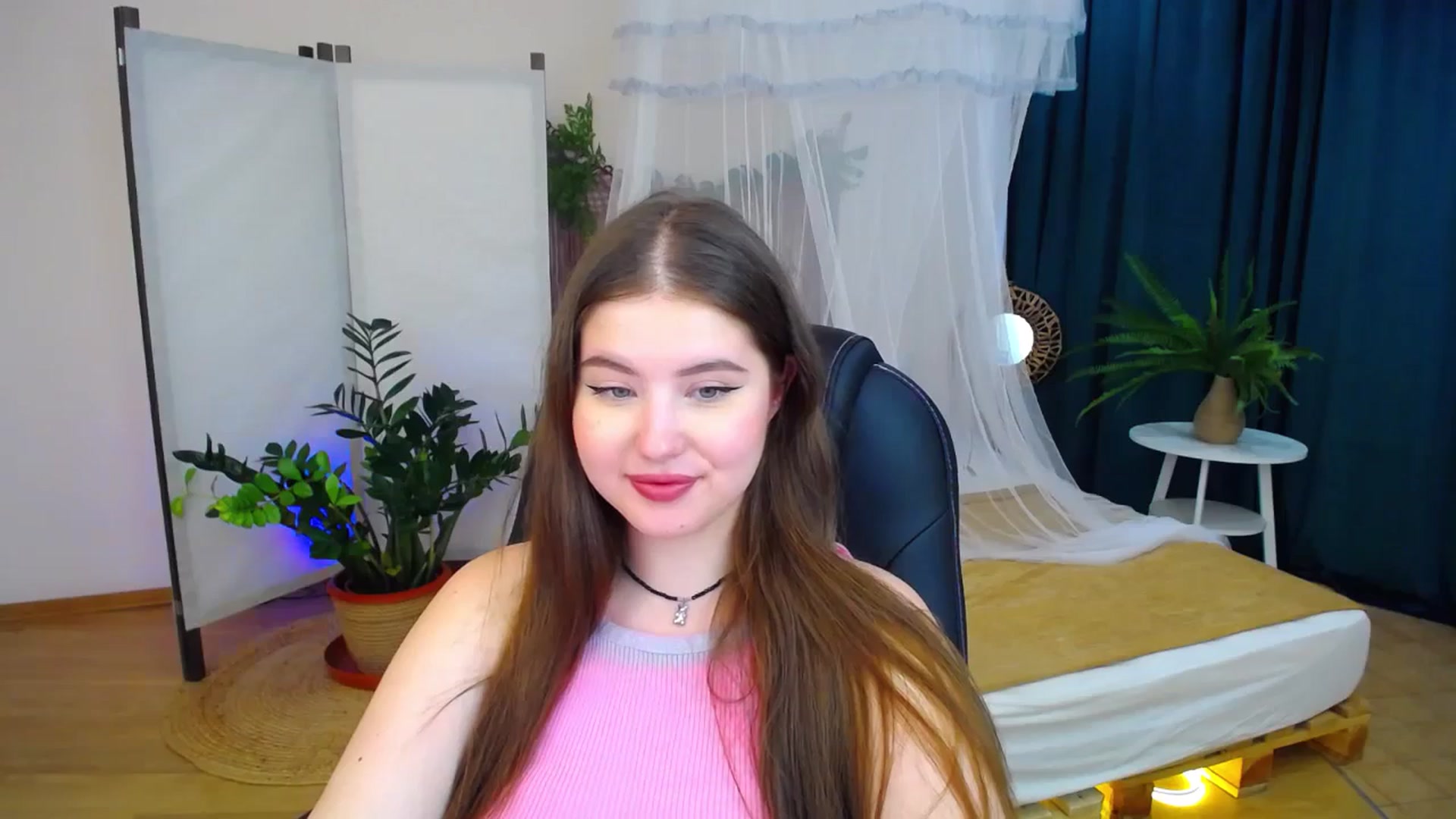 Gallery image thumbnail from AdmireMyEyes's myfreecams stream on, 08/27/2024, 07:05 image 14 of 20