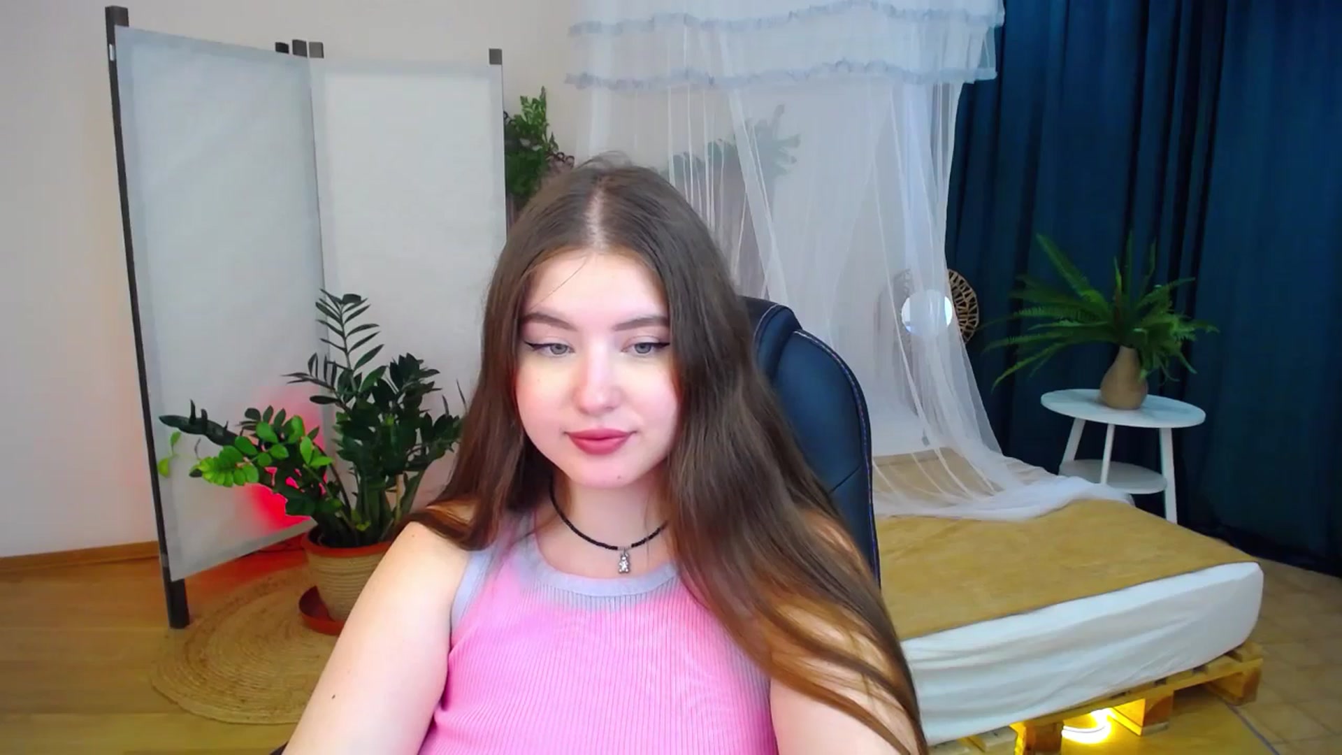Gallery image thumbnail from AdmireMyEyes's myfreecams stream on, 08/27/2024, 07:05 image 10 of 20