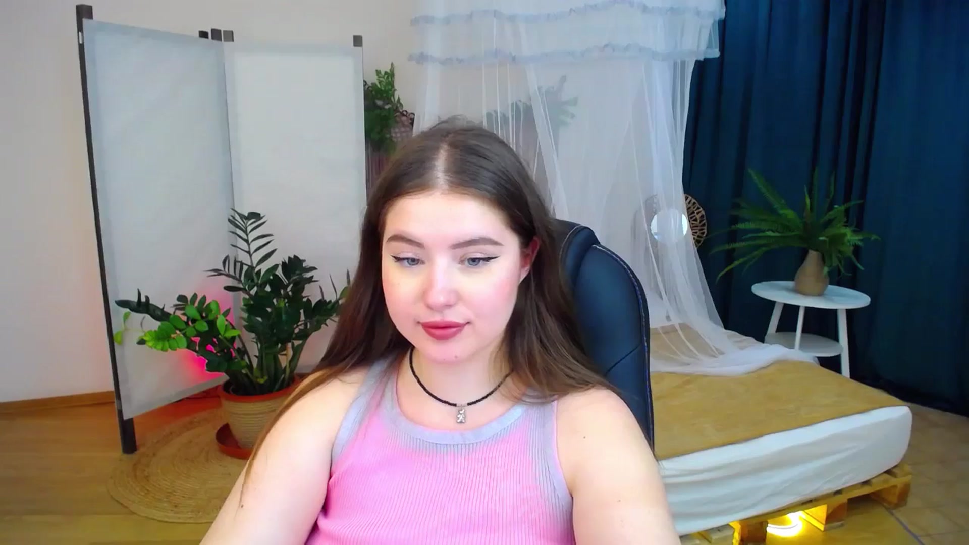 Gallery image thumbnail from AdmireMyEyes's myfreecams stream on, 08/27/2024, 07:05 image 11 of 20