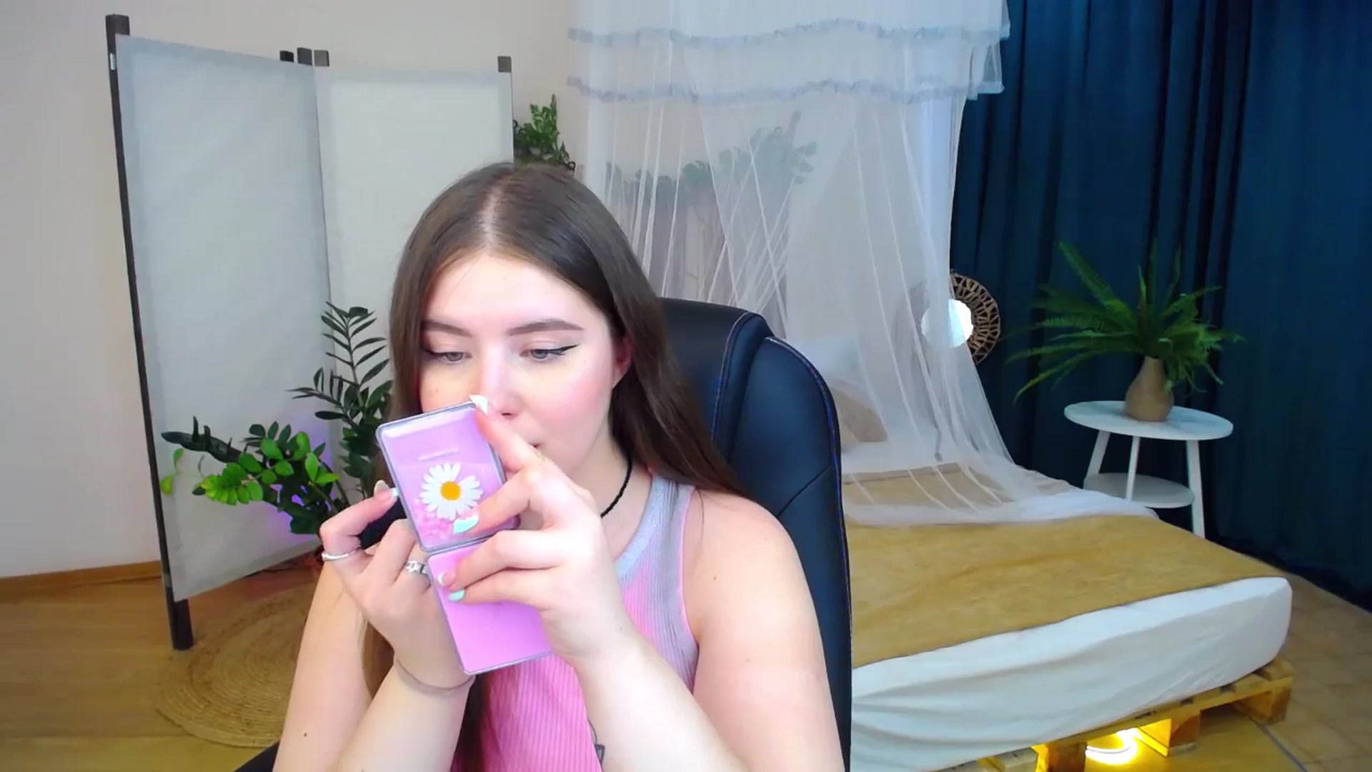Gallery image thumbnail from AdmireMyEyes's myfreecams stream on, 08/27/2024, 08:58 image 2 of 20