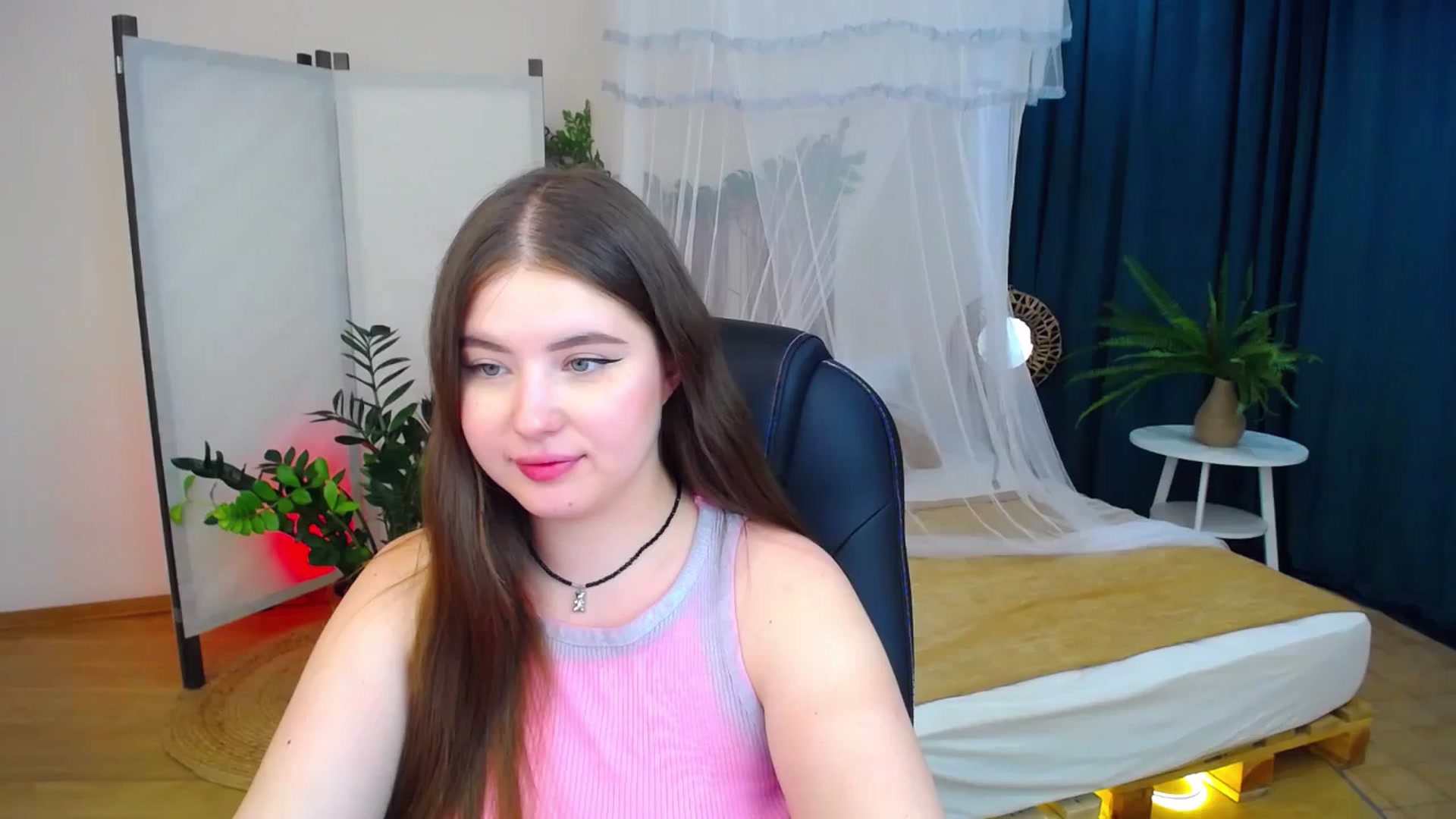Gallery image thumbnail from AdmireMyEyes's myfreecams stream on, 08/27/2024, 08:58 image 1 of 20