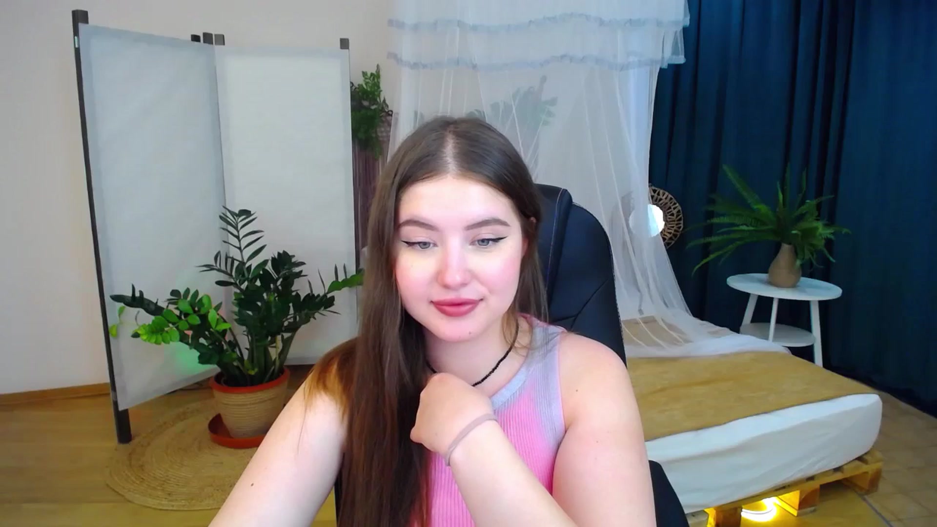 Gallery image thumbnail from AdmireMyEyes's myfreecams stream on, 08/27/2024, 08:58 image 13 of 20