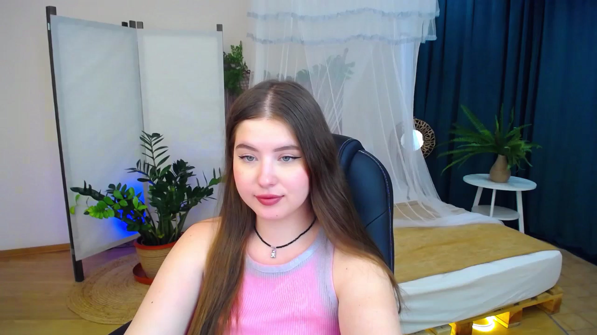 Gallery image thumbnail from AdmireMyEyes's myfreecams stream on, 08/27/2024, 08:58 image 8 of 20