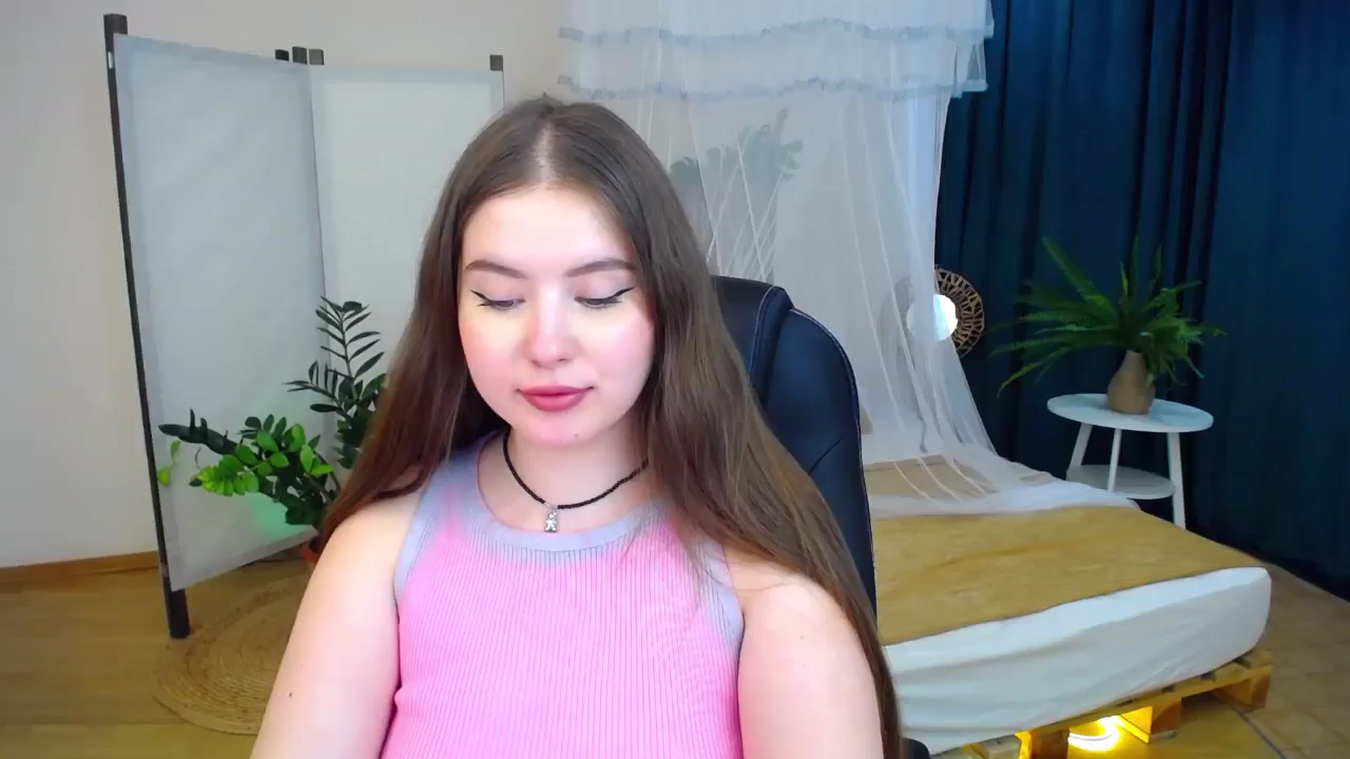 Gallery image thumbnail from AdmireMyEyes's myfreecams stream on, 08/27/2024, 08:58 image 17 of 20