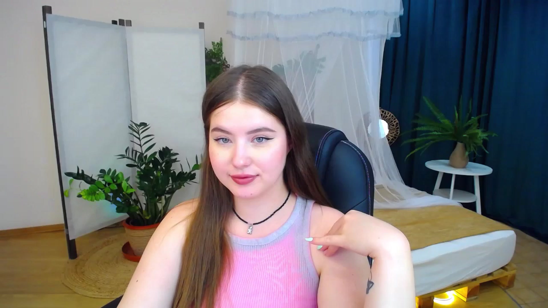 Gallery image thumbnail from AdmireMyEyes's myfreecams stream on, 08/27/2024, 08:58 image 3 of 20