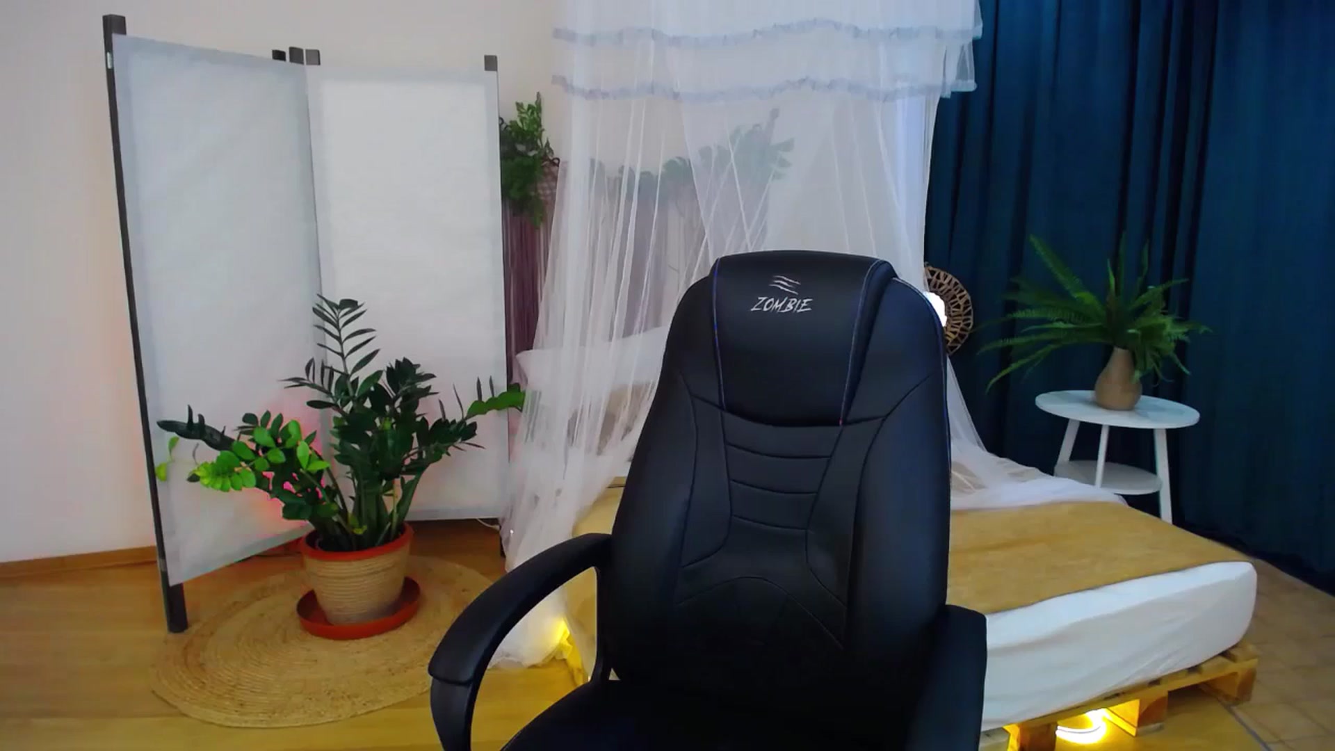 Gallery image thumbnail from AdmireMyEyes's myfreecams stream on, 08/27/2024, 08:58 image 15 of 20