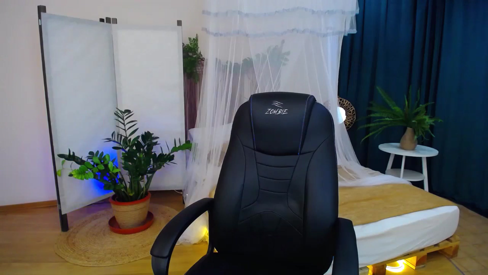 Gallery image thumbnail from AdmireMyEyes's myfreecams stream on, 08/27/2024, 08:58 image 11 of 20